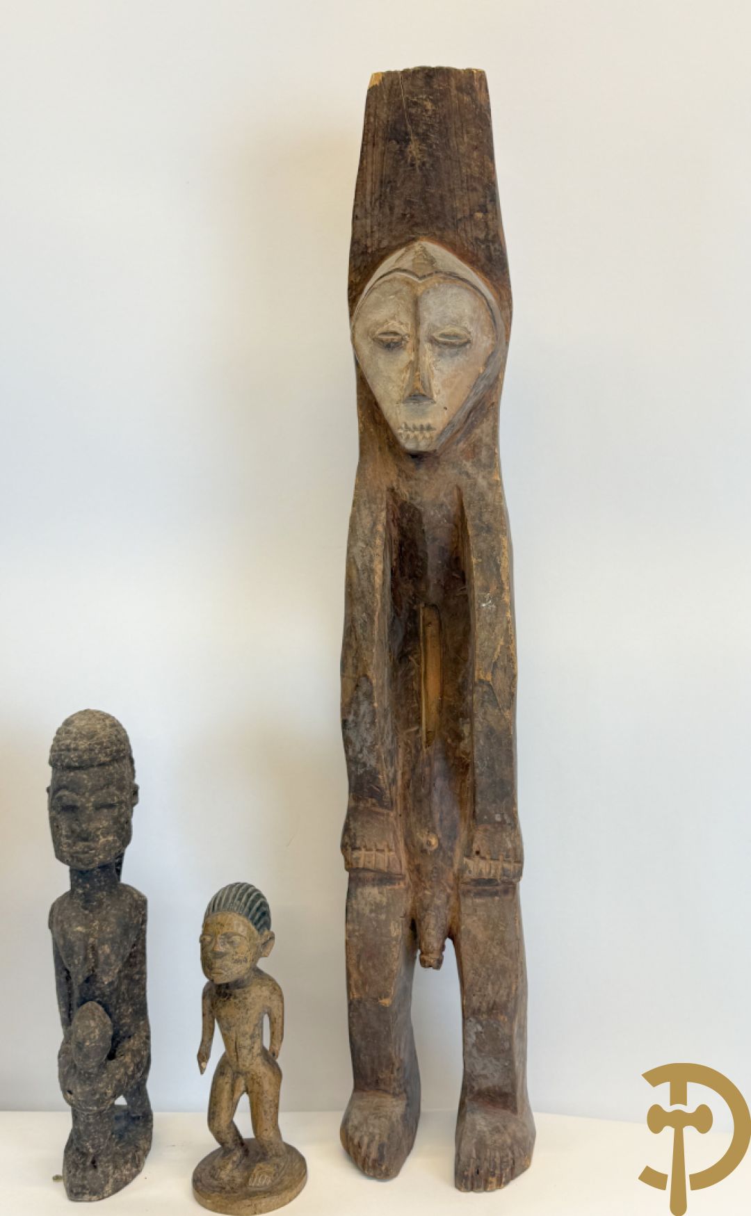 Afrikaanse sculpturen en maskers w.o. Sangye, Dogon, Lega