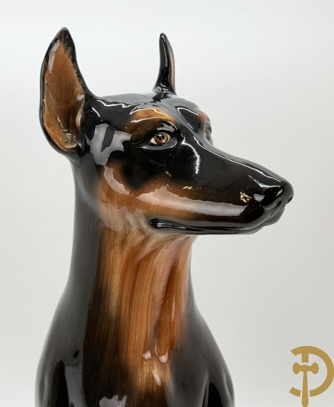 Dobberman in meerkleurige Italiaanse faience