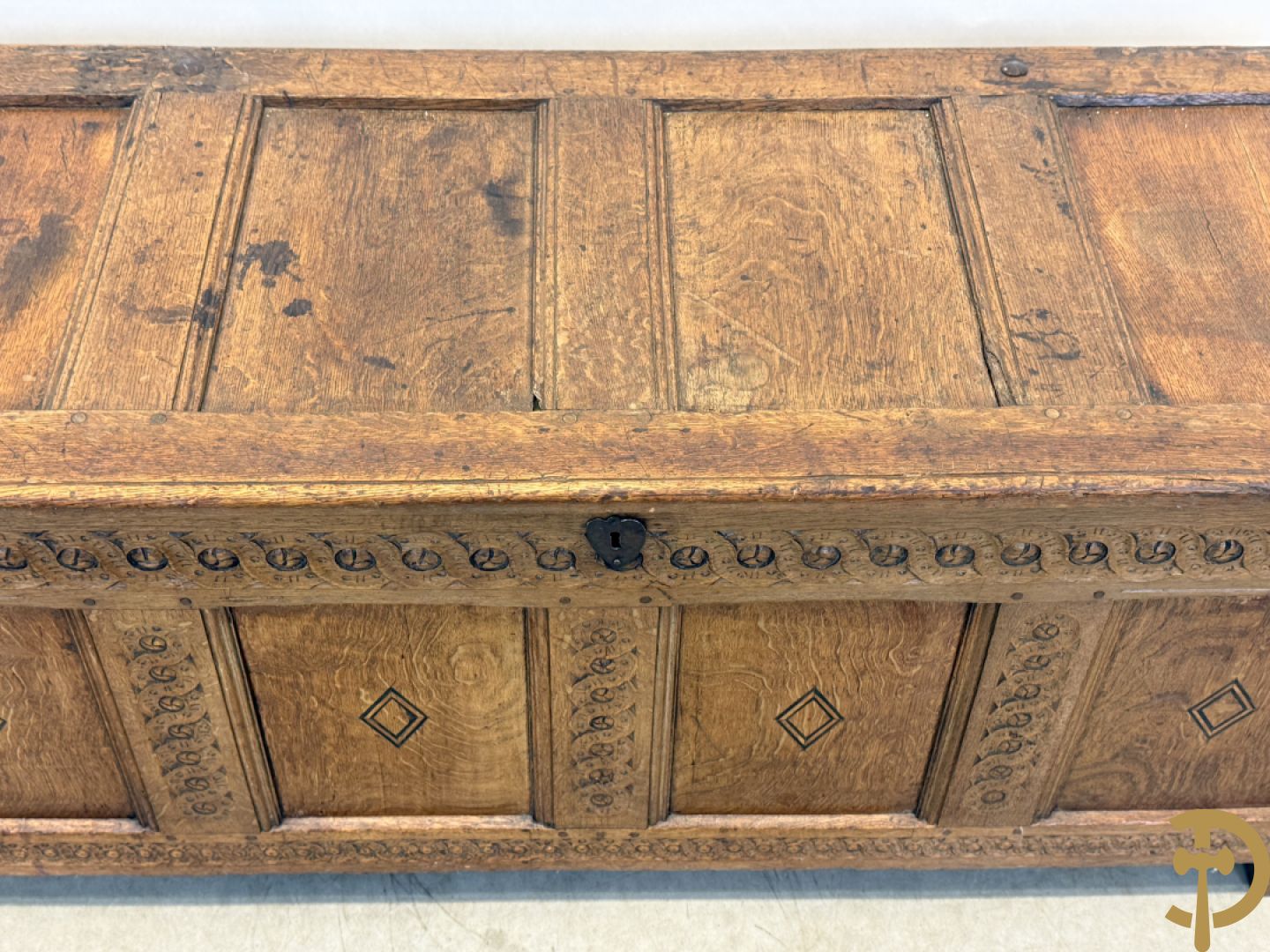 Massief eiken Engelse gesculpteerde panelenkoffer