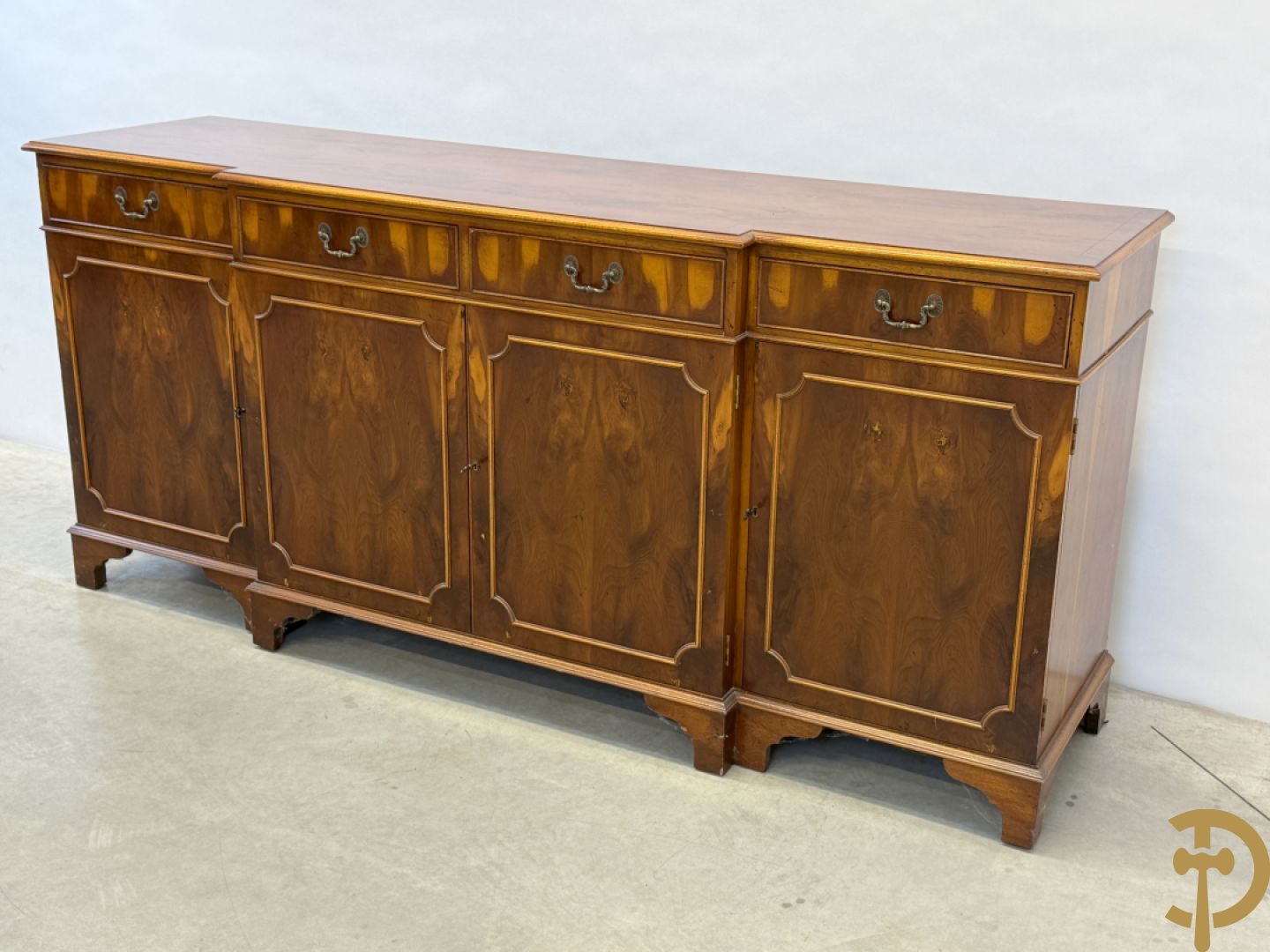 Notelaren vierdeursdressoir met 4 lades, Engelse stijl replica