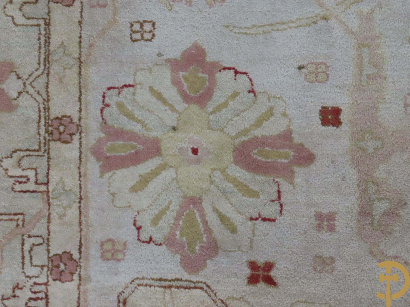 Oosters handgeknoopt tapijt met bloemenpatronen op beige fond, Oushak