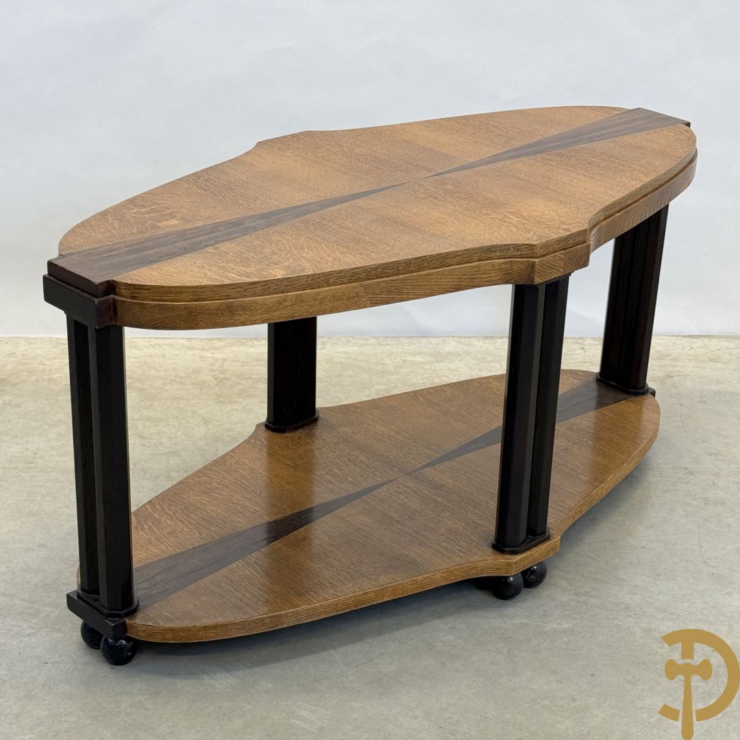 Eikenhouten salontafel met inleg van palissander, op afgeschuinde zuiltjes, model Eikelaar Decoene