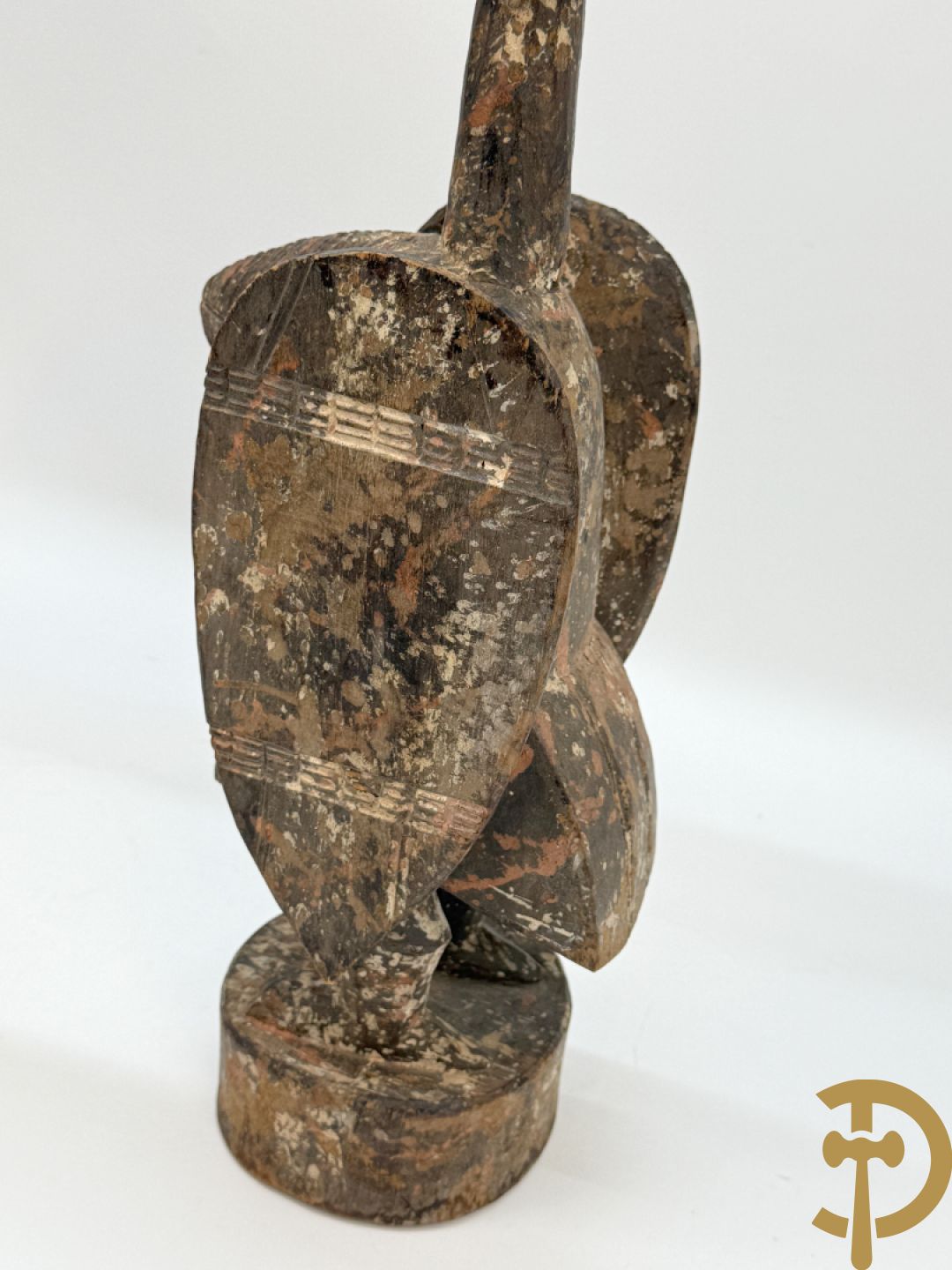 Twee Afrikaanse hout sculpturen : Ibo Nigeria masker + Malinees vogelbeeld Chiwara