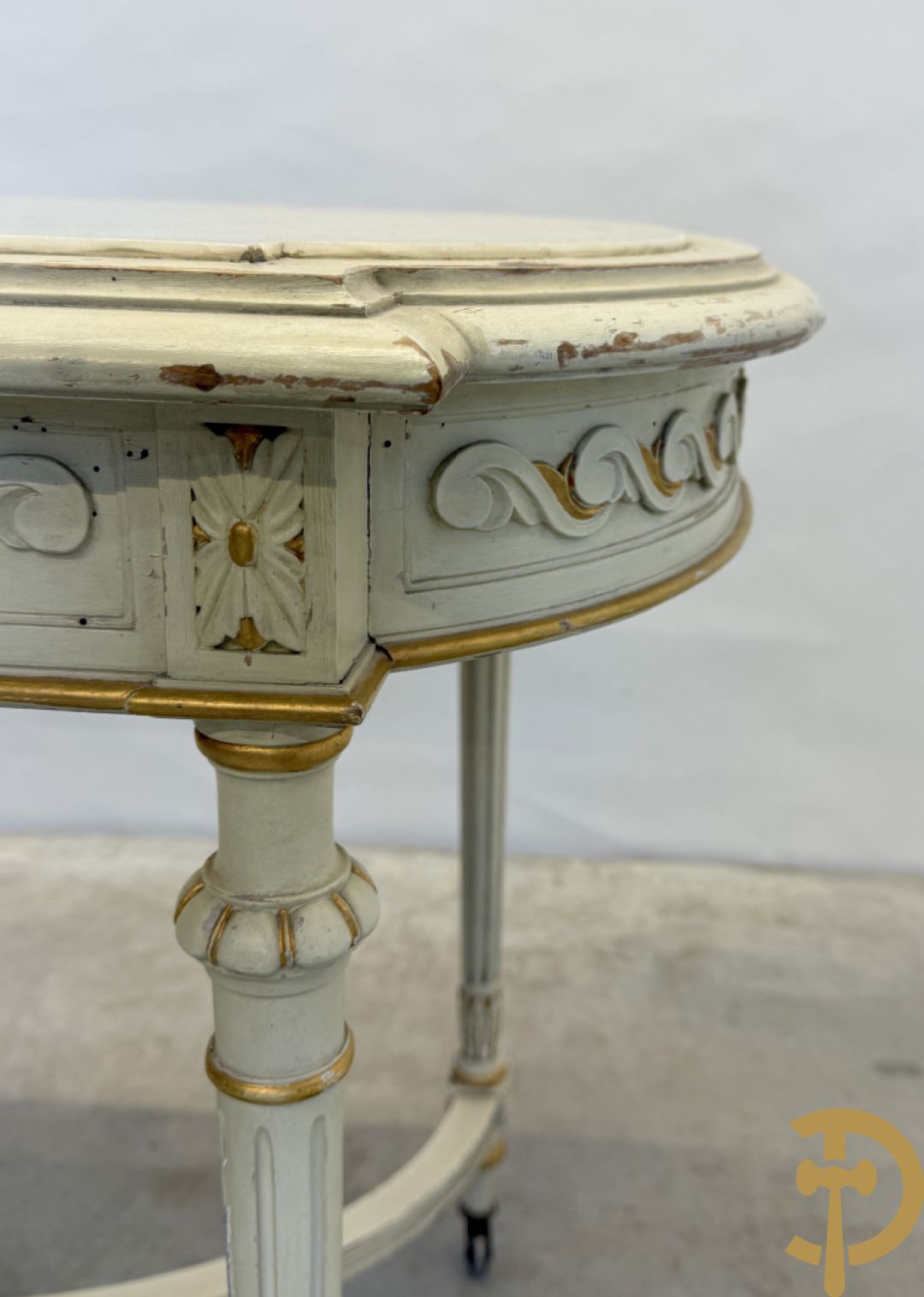 Salonensemble Louis XVI stijl bestaande uit 2 armzetels, 2 stoelen en salontafel