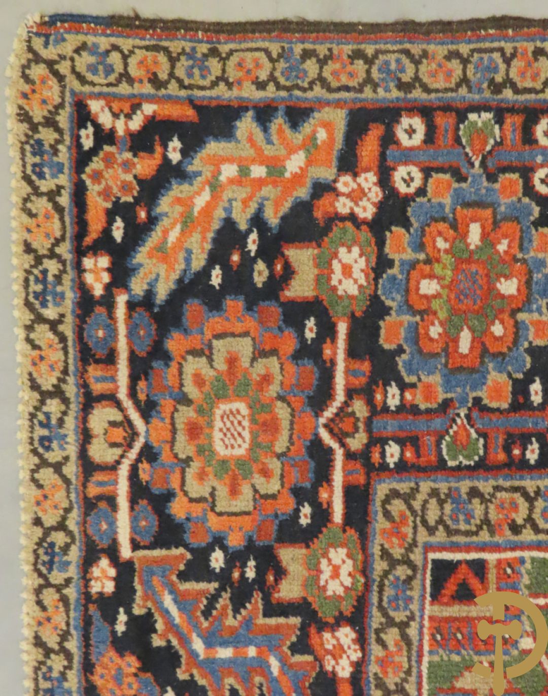 Antiek oosters handgeknoopt tapijt heriz