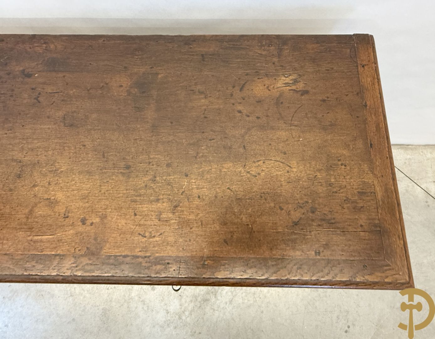 Massief eiken tweedeursdresse met 2 lades en panelen in de deuren, Louis XIII, 18e