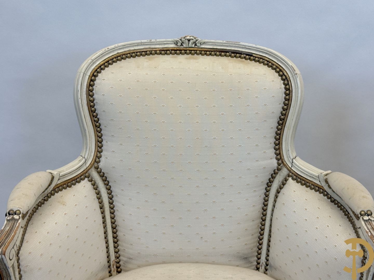 Paar wit gemonochromeerde Louis XV bergères