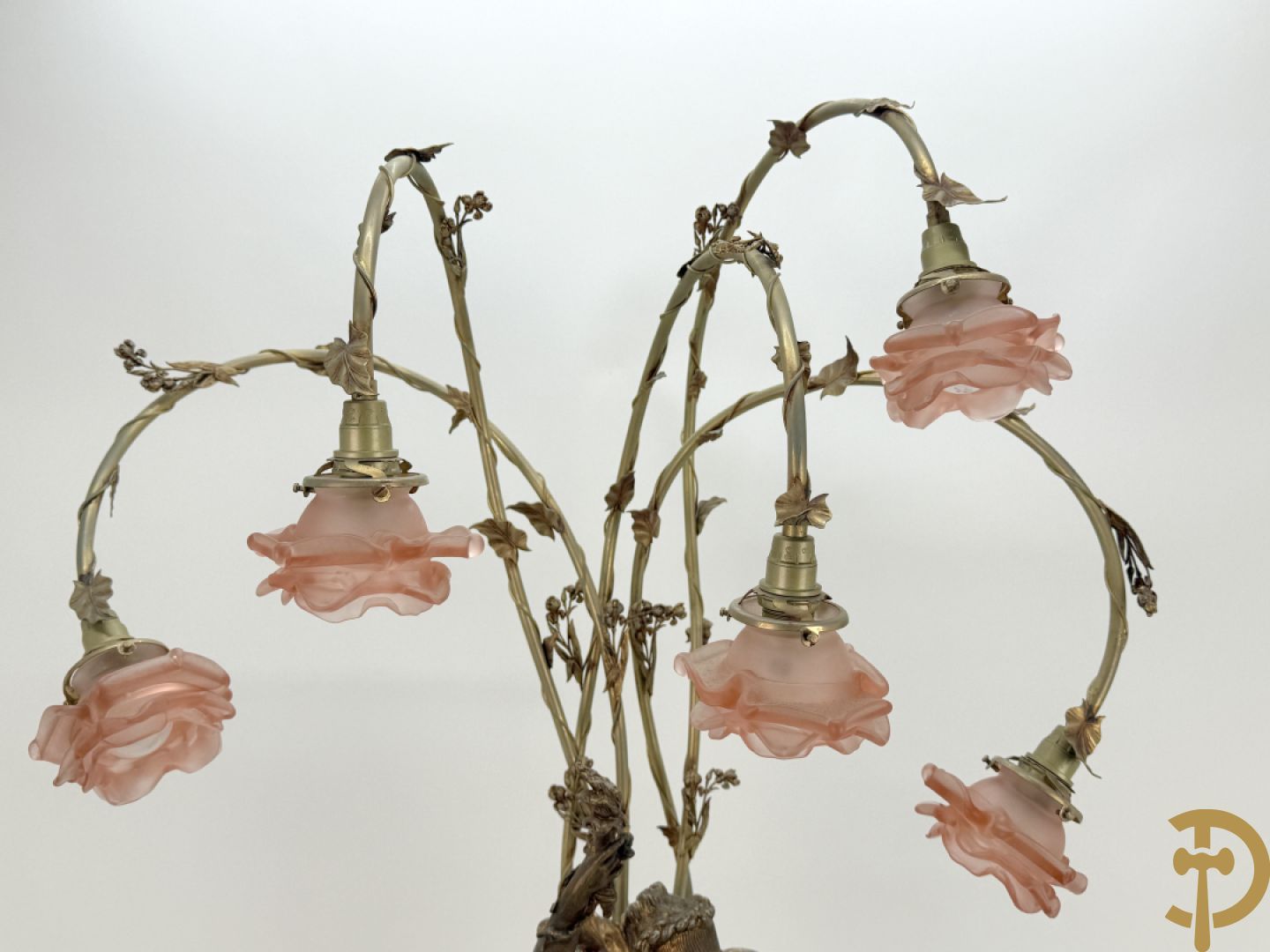 POITE getekend - Vuurverguld bronzen beeld van dame met kinderen houdende een toorts, achteraan 5 lichtpunten