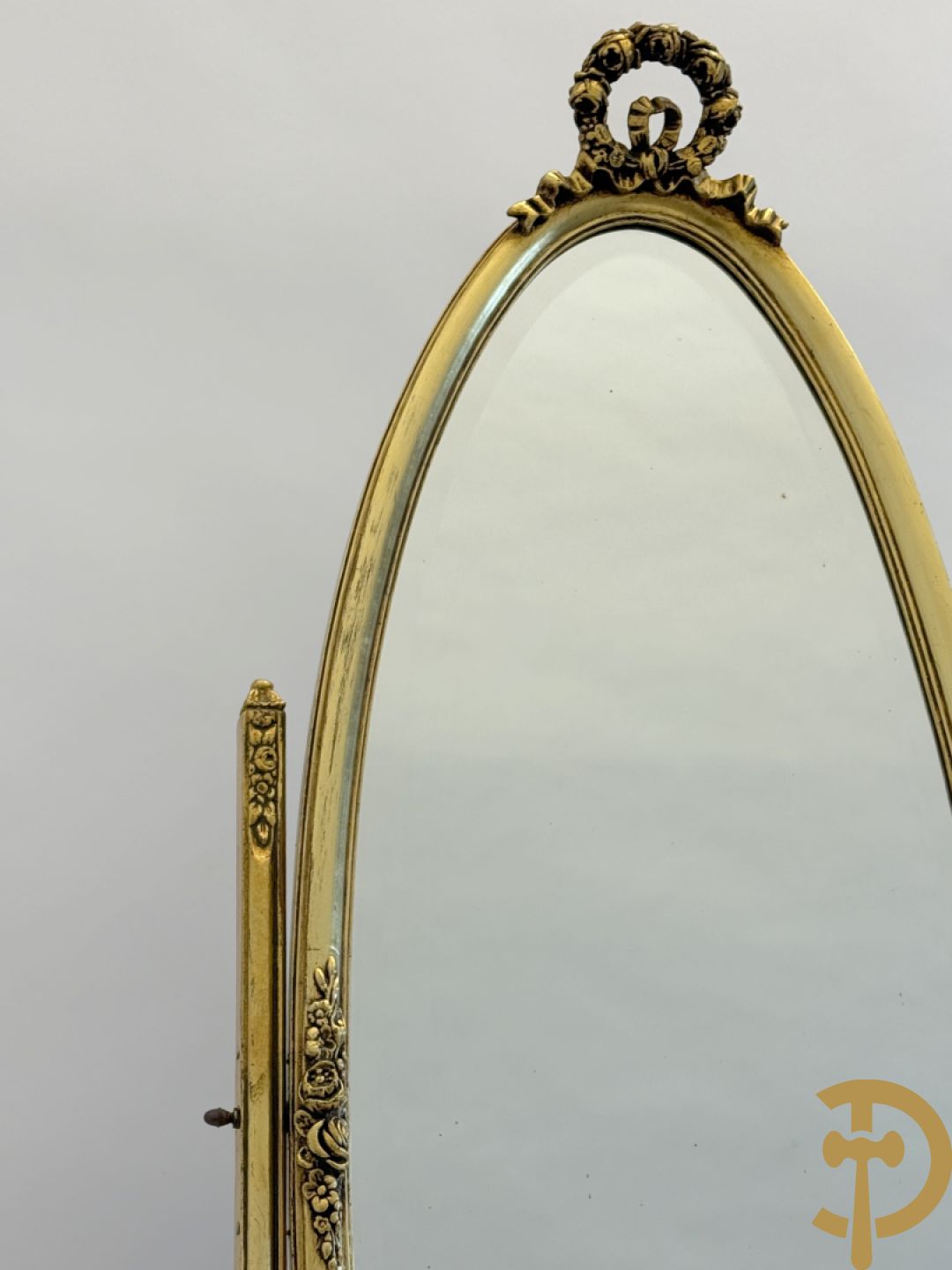 Vergulde ovale kleermakersspiegel in statief