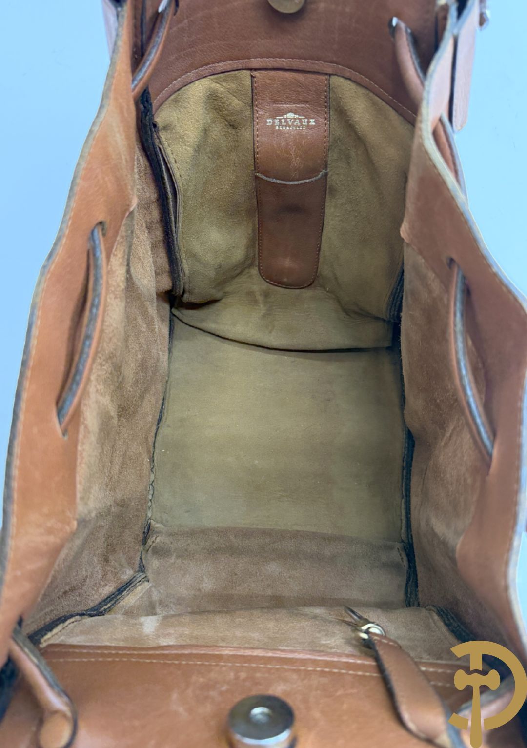 Bruin lederen handtas Delvaux + cognac lederen schoudertas Equivoque Delvaux