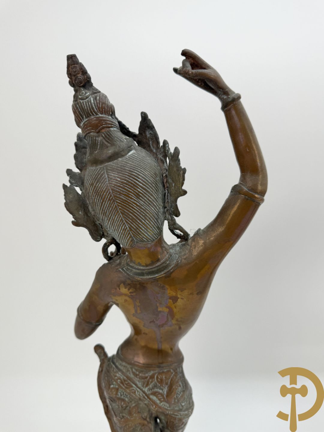 Bronzen dansende shiva + zittende bronzen boedhistische figuur + zittende boedhistische man met mand in zamak + bronzen boedhistisch boedhahoofd + bronzen shiva met 4 armen