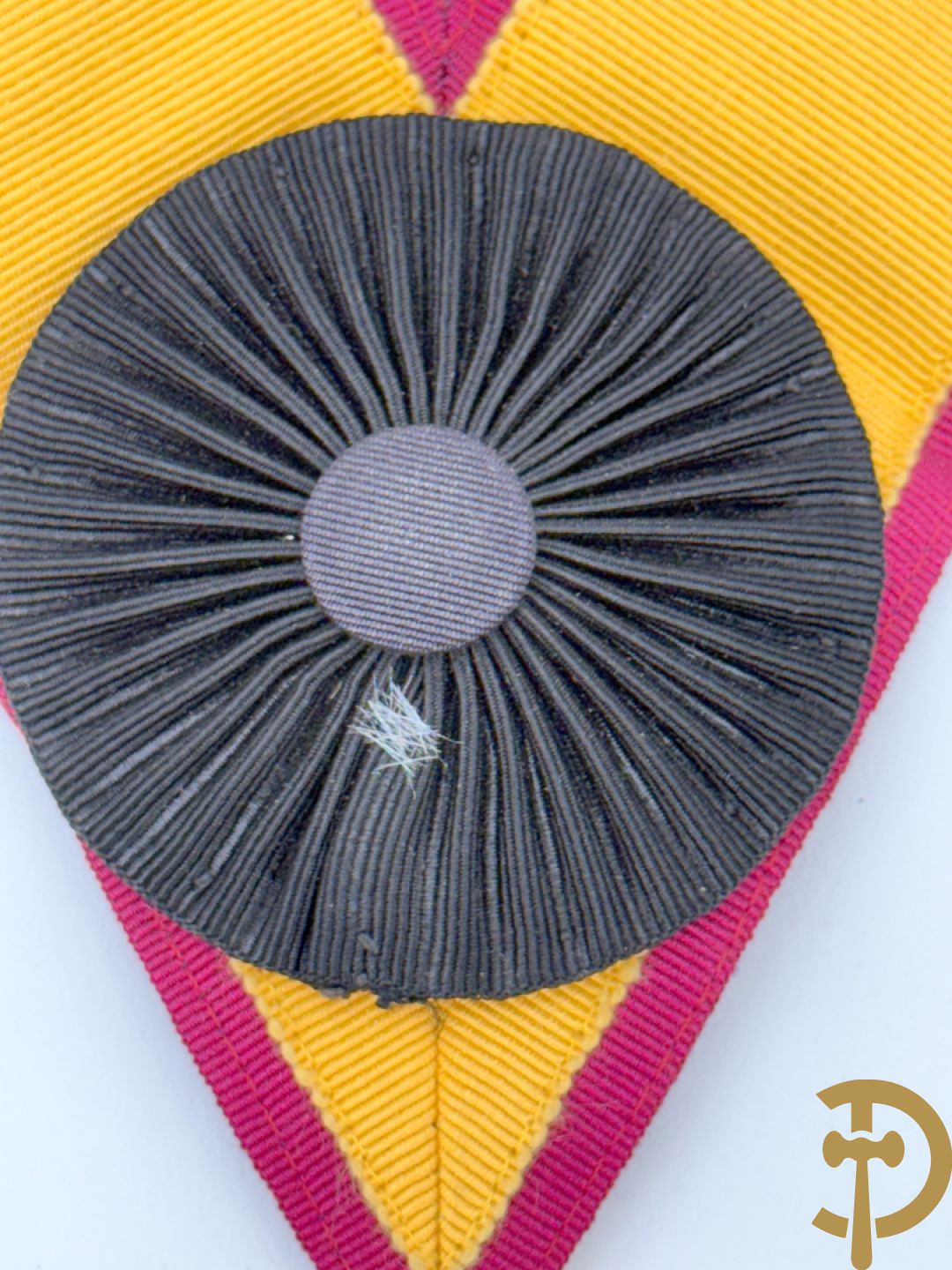 Drie kraagbanden van de Vrijmetselarij : Grand Lodge of Mark Mastermasons, Grand Conseil des Grades Mac.Allies en Grand Conclave du Moniteur Secret