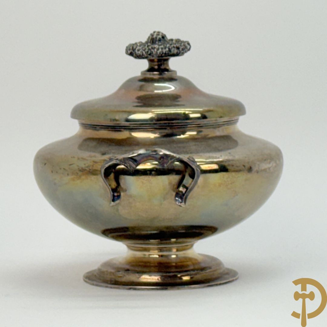 Zilveren koffiekan + bijhorende melk- en suikerpot, Louis XV stijl