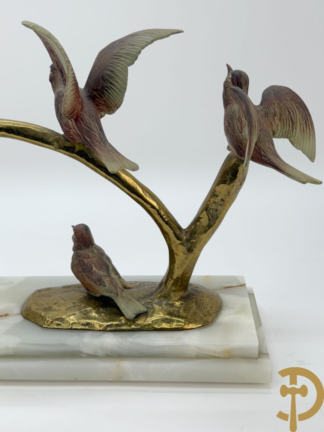 Ongetekend - Vergulde bronzen tak met zes vogels, op onix marmeren sokkel