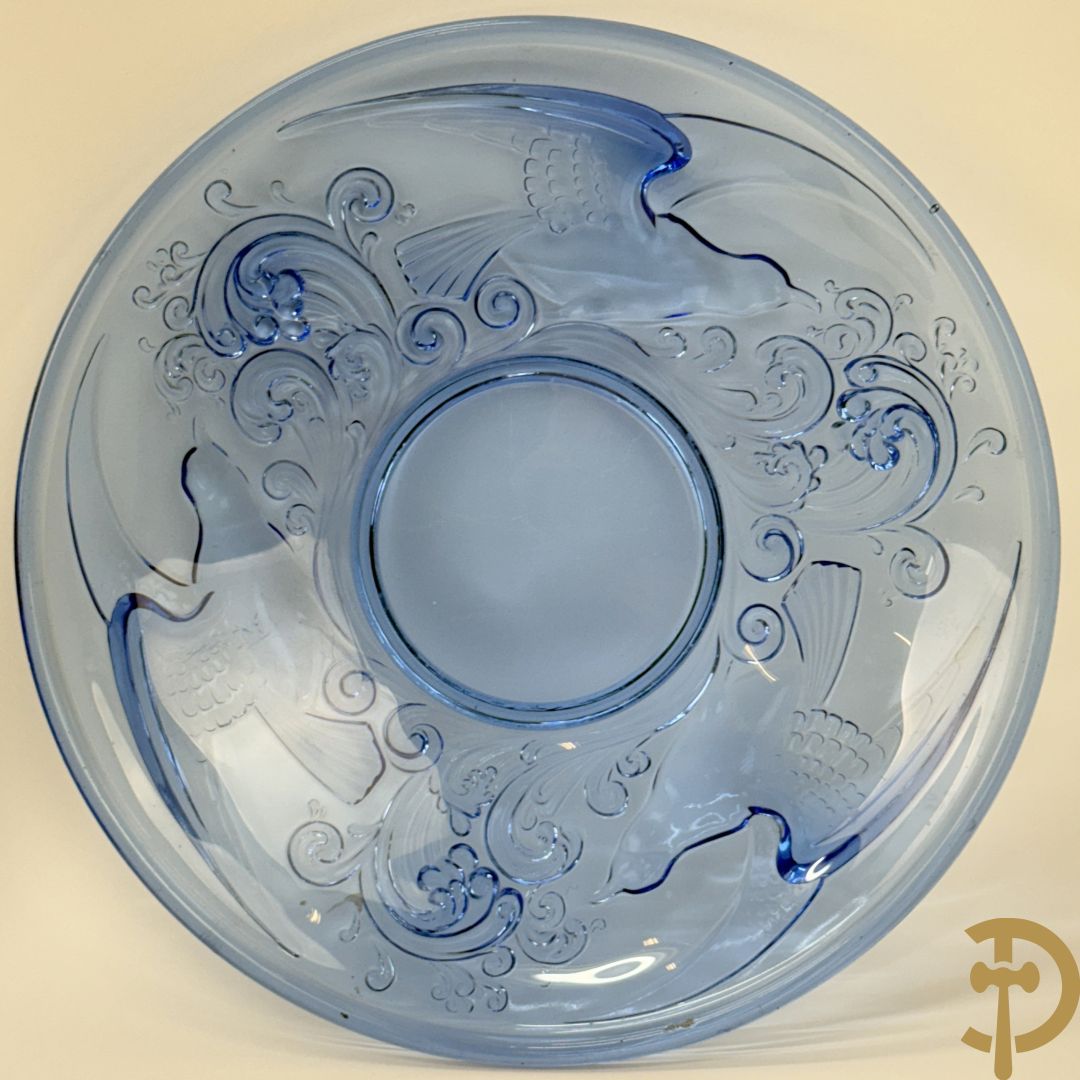 Twee x zes onderzetschaaltjes voor glazen + onderzetschaal voor fles + 4 Val-Saint-Lambert asbakken + blauwe geperste coupe Val-Saint-Lambert met vogeldecor + asbak Daum Nancy