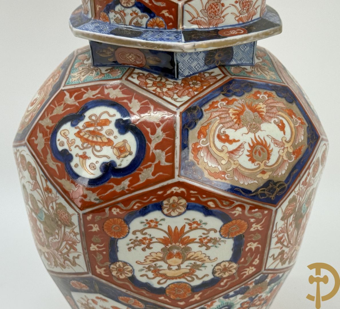 Japanse Imari vaas met fo-hond bezet, 19e