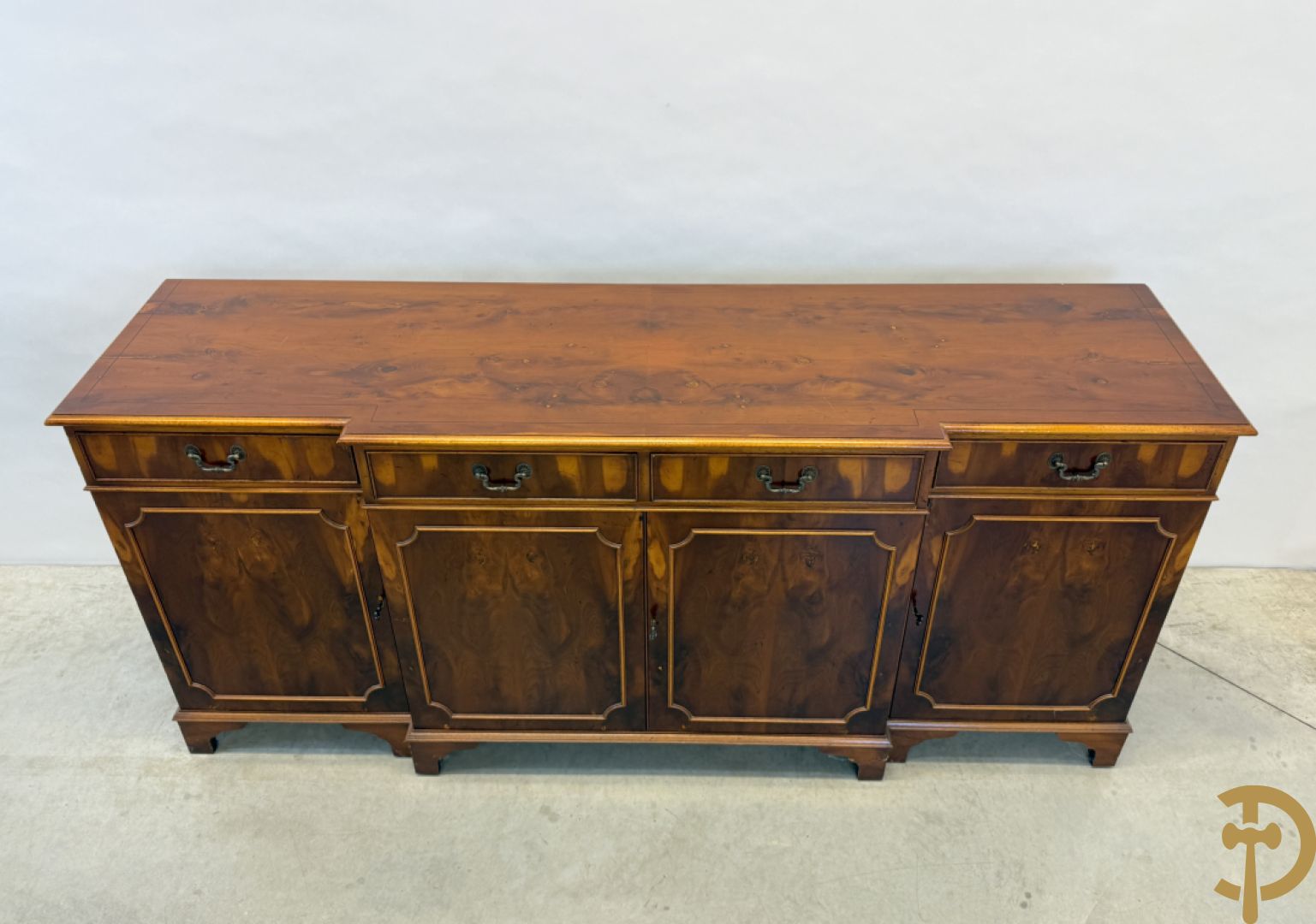 Notelaren vierdeursdressoir met 4 lades, Engelse stijl replica