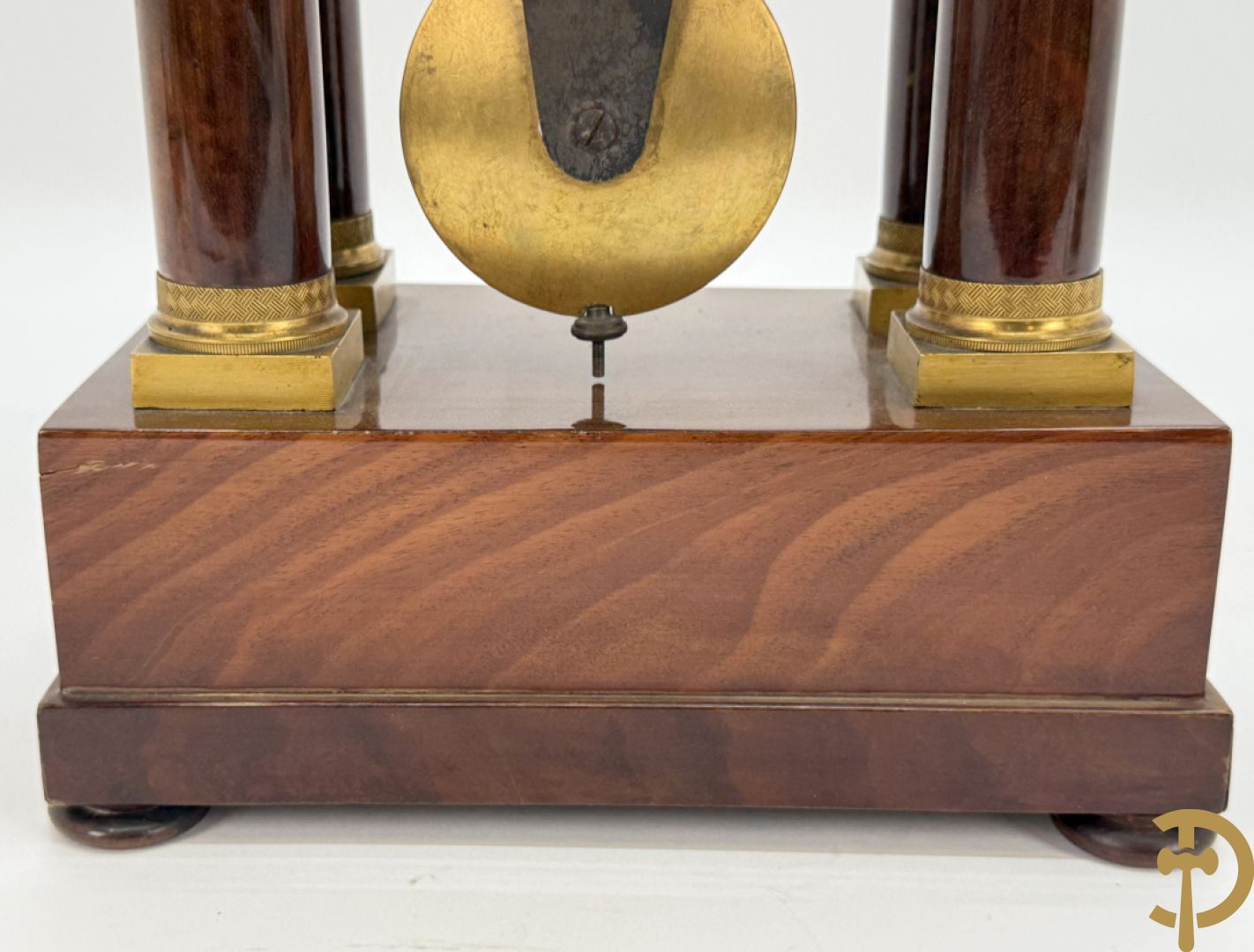 Mahoniehouten vierzuilenklok Charles X