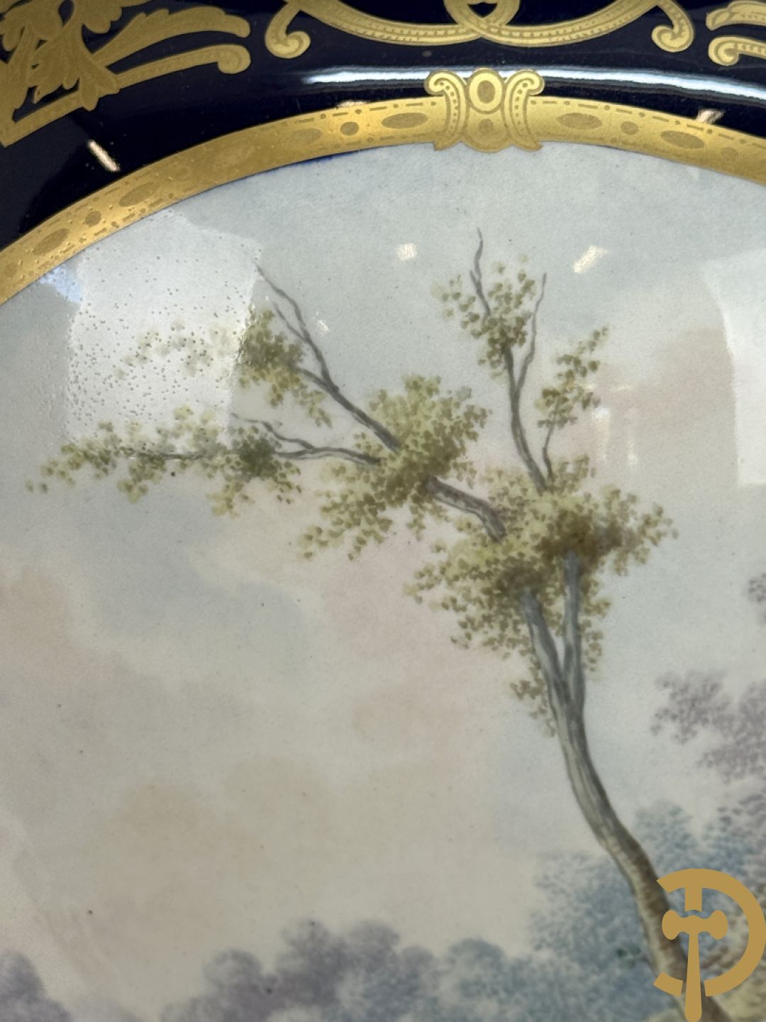 Onleesbaar getekend rechts onder, Sèvres stijl vaas met dubbel decor van romantische genrescène en landschapsscène, met bronzen ornamenten bezet