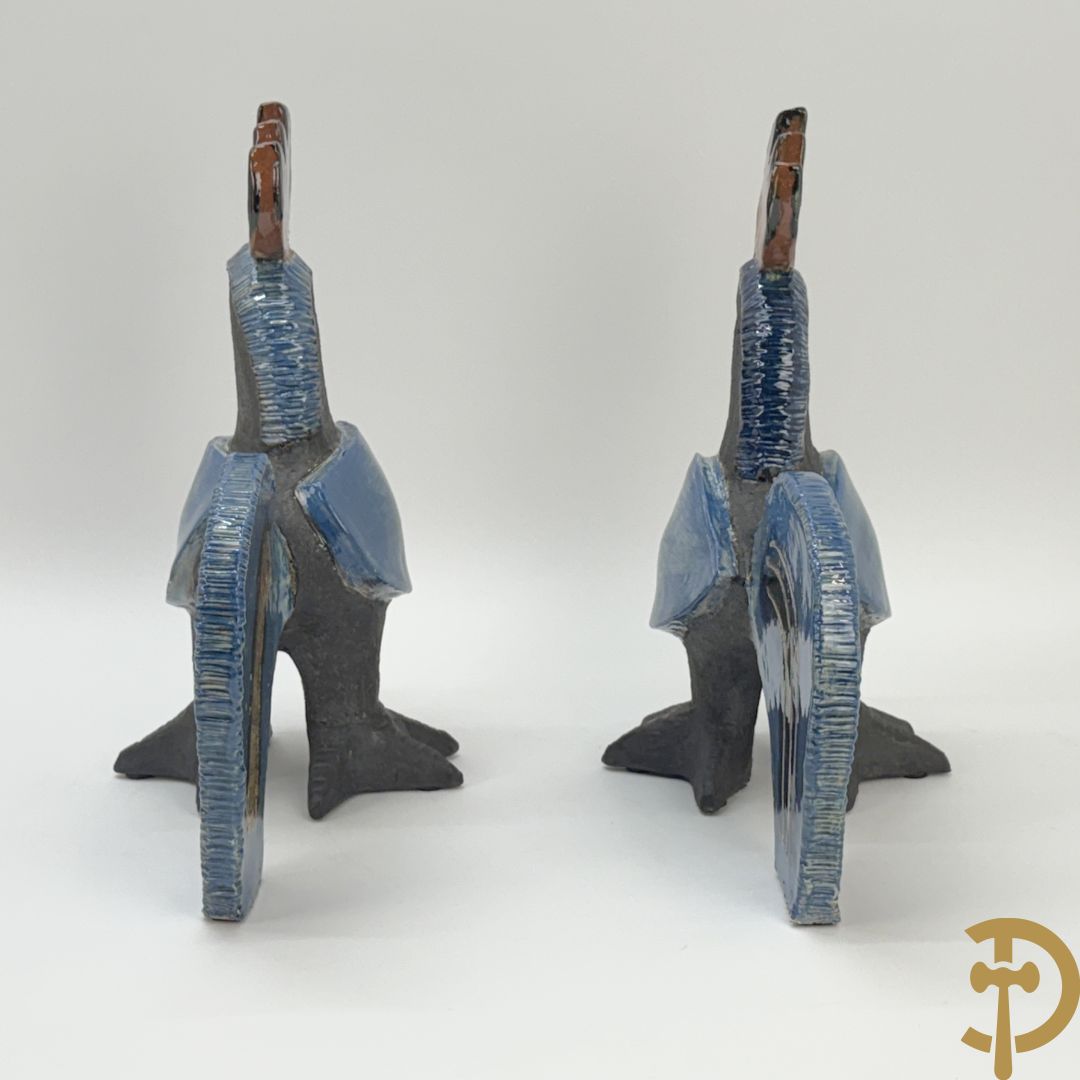 POUCHAIN Dominique getekend - Twee gekleurde keramieken hanen