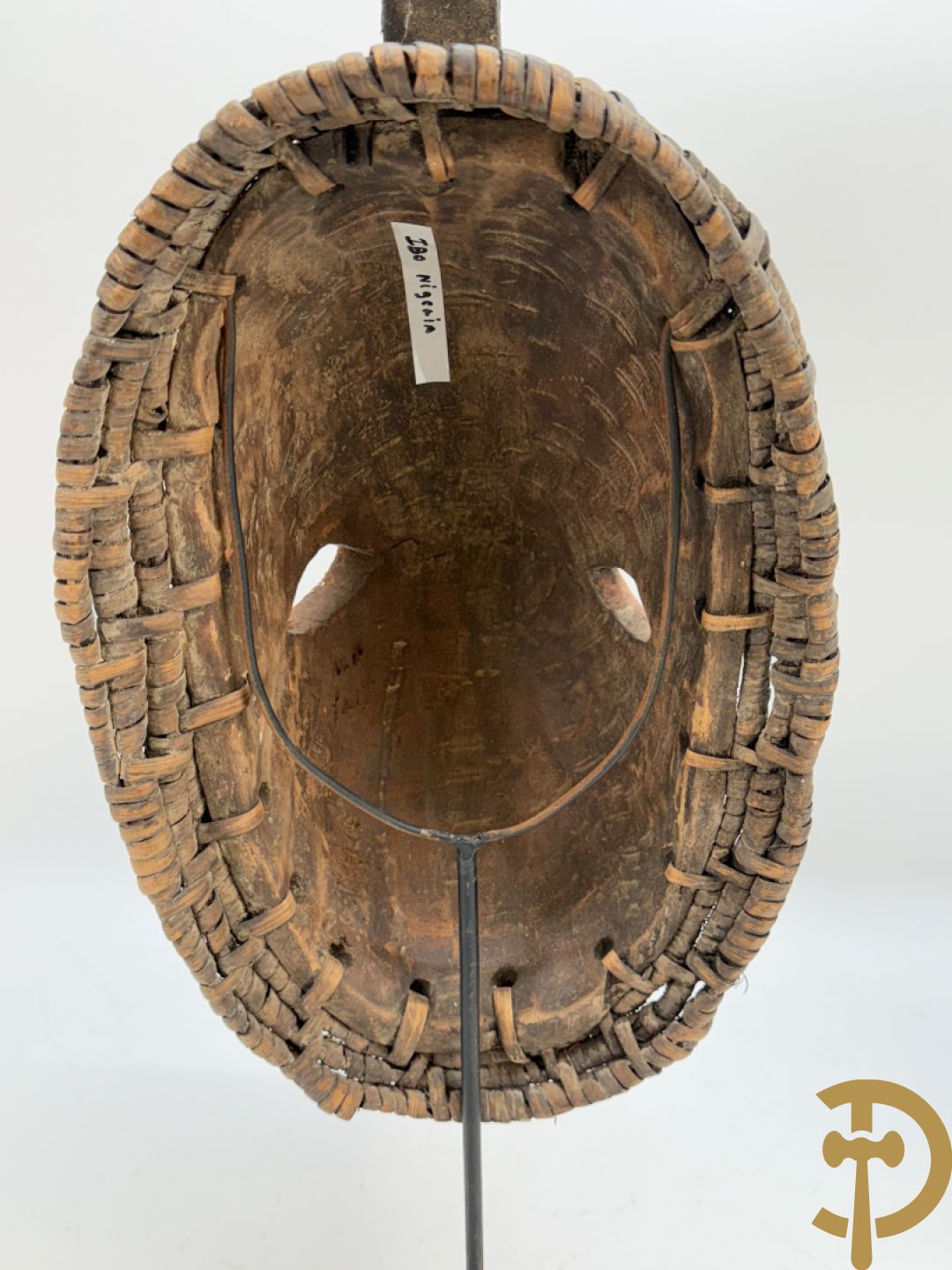 Twee Afrikaanse hout sculpturen : Ibo Nigeria masker + Malinees vogelbeeld Chiwara