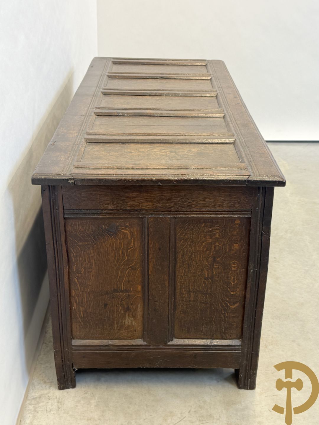 Massief eiken Engelse panelenkoffer, 18e