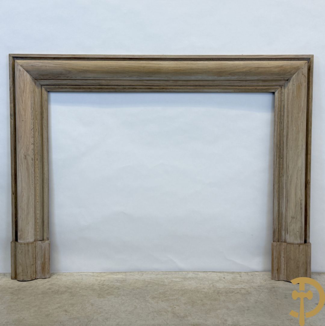 Eiken schouwmantel met gestoken molures