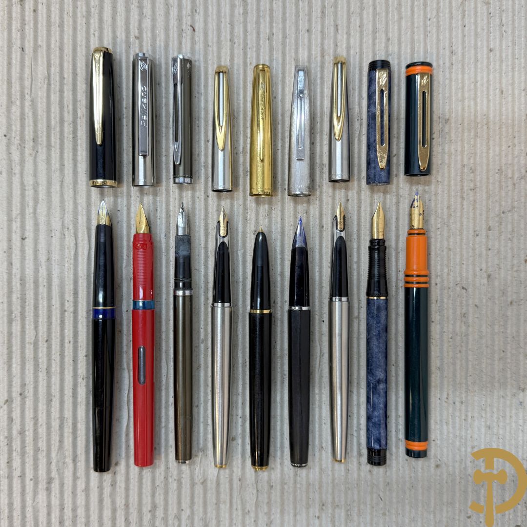 Zeven Waterman vulpennen + 2 Pelikan vulpennen