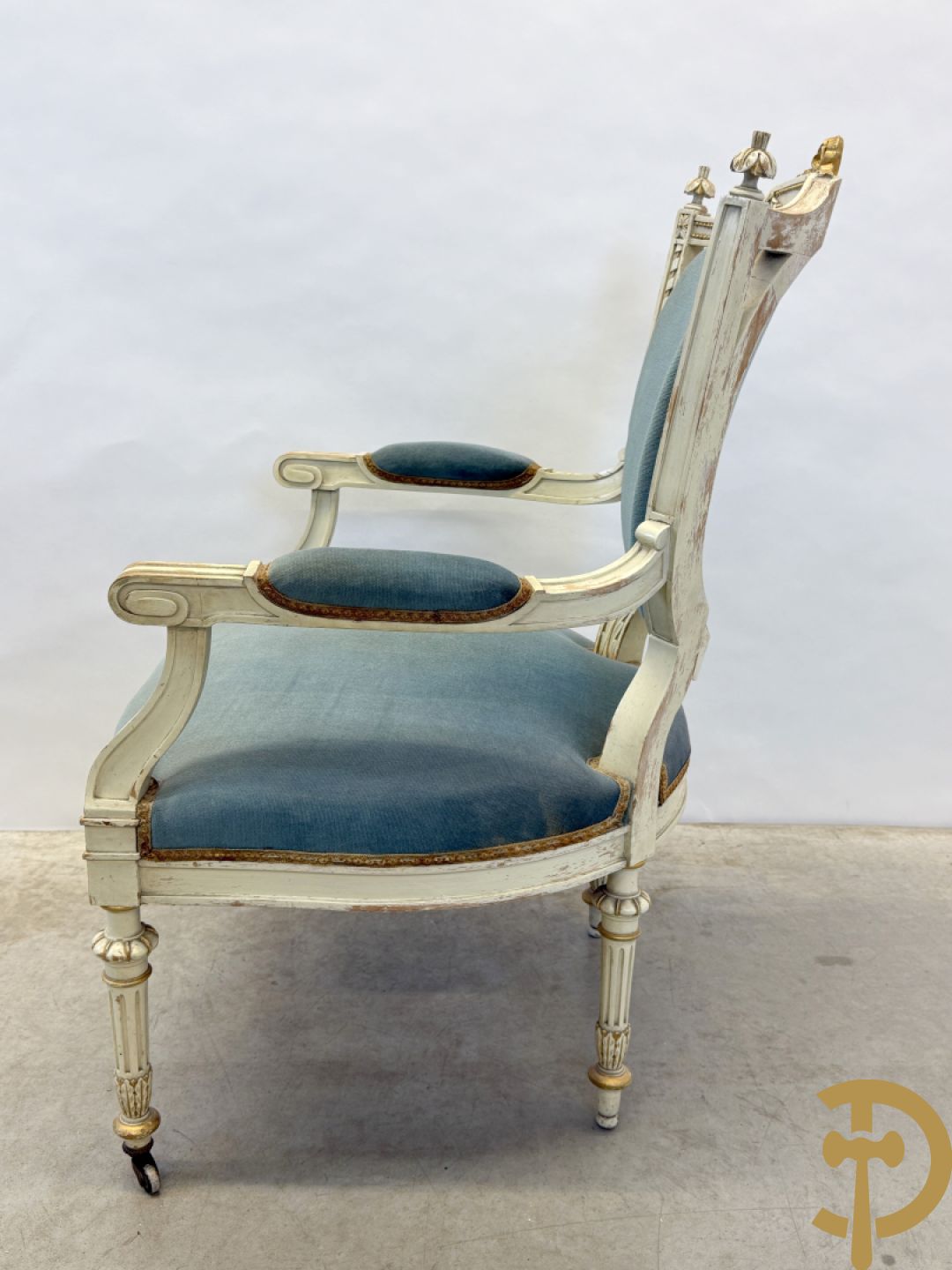 Salonensemble Louis XVI stijl bestaande uit 2 armzetels, 2 stoelen en salontafel