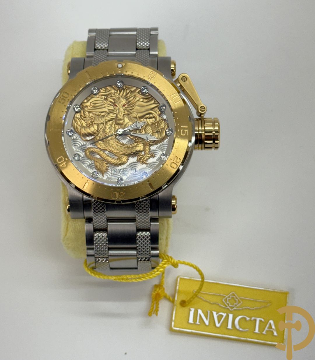 Collectors herenuurwerk, Invicta, bezet met drakendecor, met bijhorende box