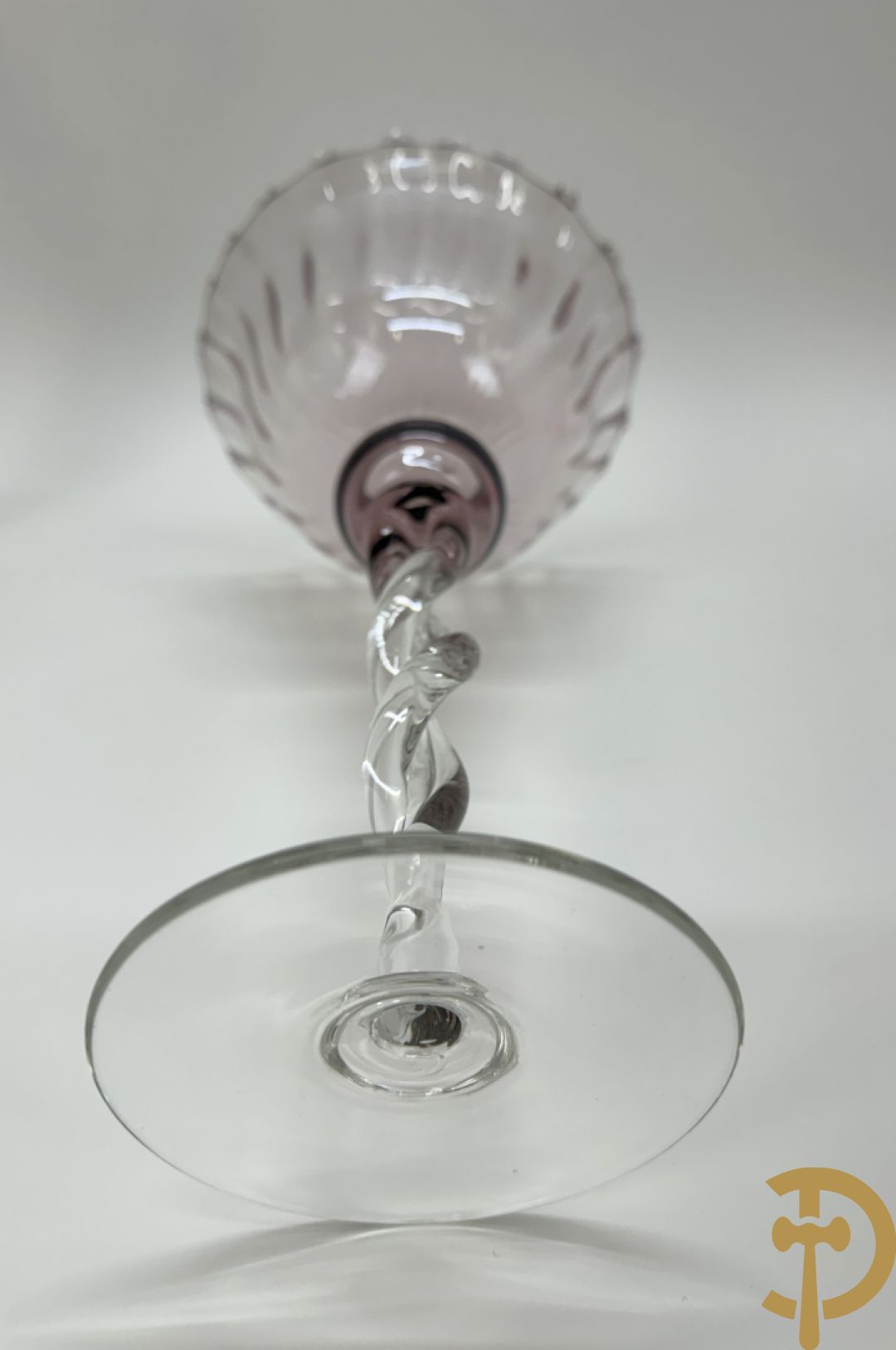 Roze mondgeblazen fluitvormige vaas + 2 Italiaanse getorste vazen