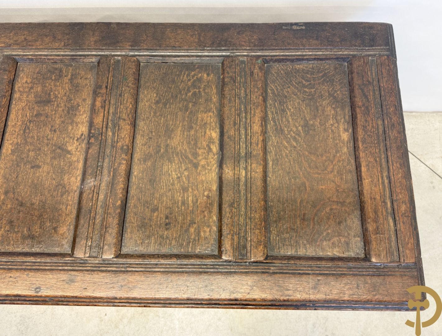 Massief eiken Engelse panelenkoffer, 18e