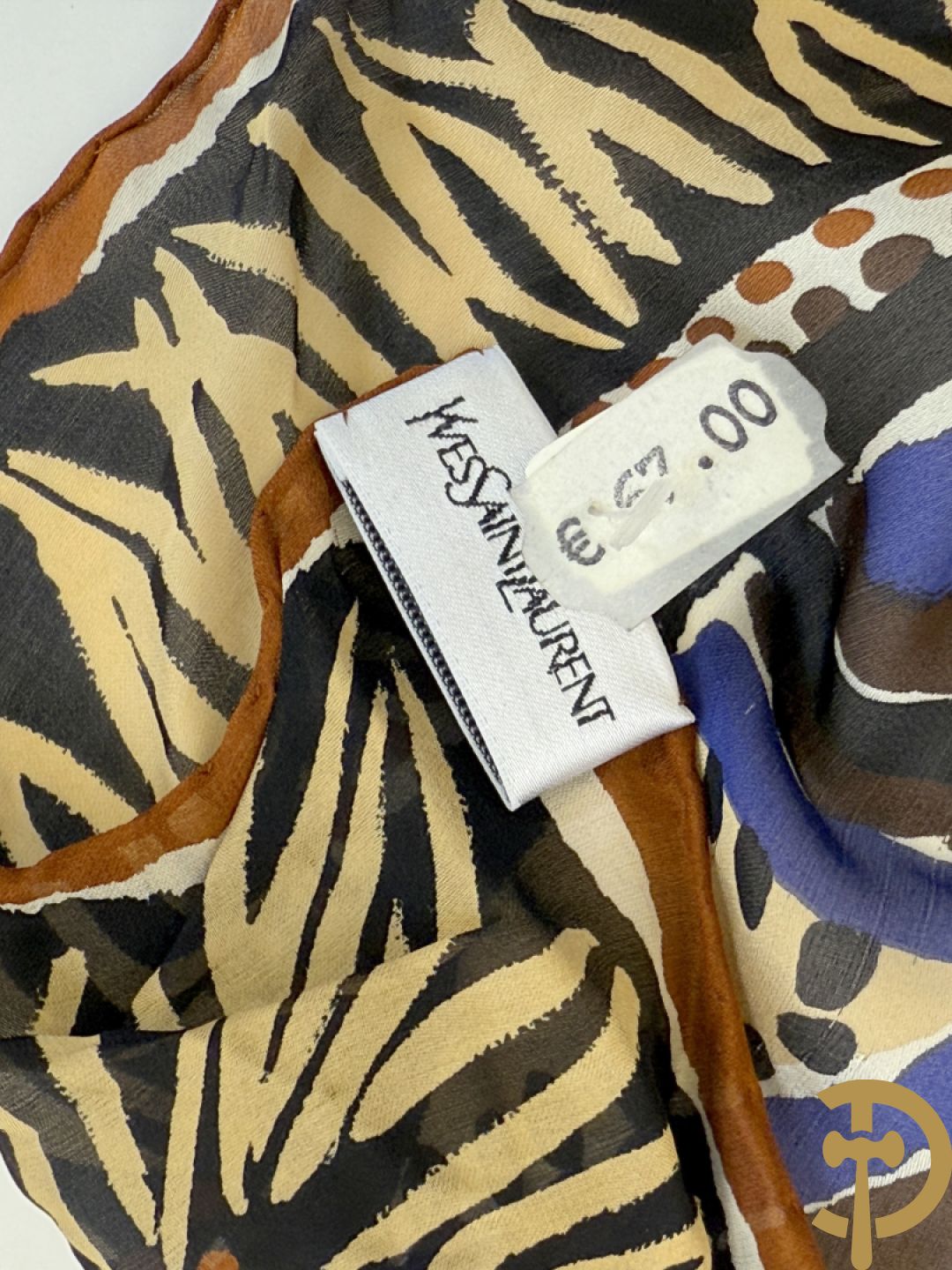 Vier foulards Yves Saint Laurent (nooit gedragen komt uit winkel restant)