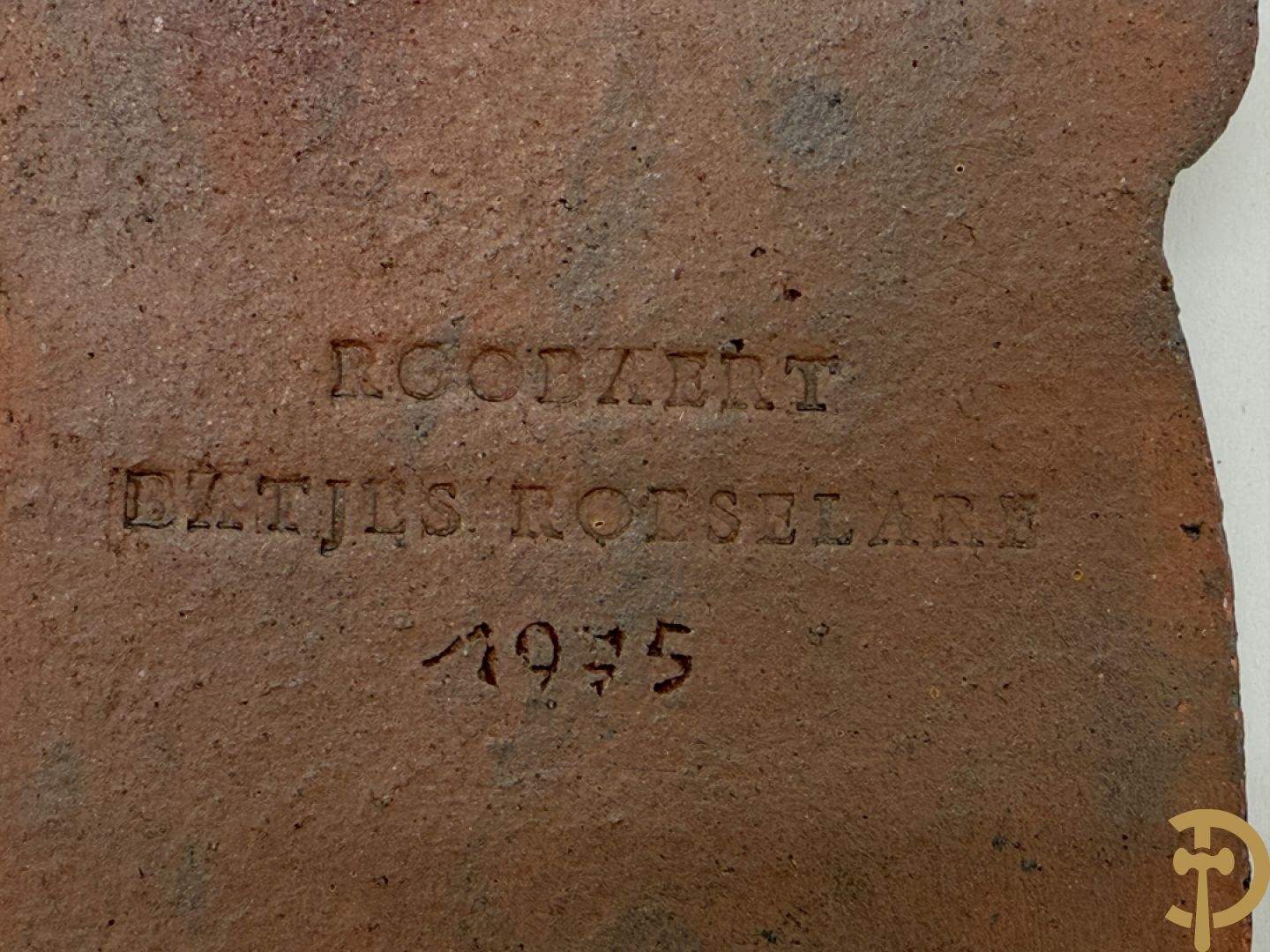 Elf keramieken basreliefs van reuzen