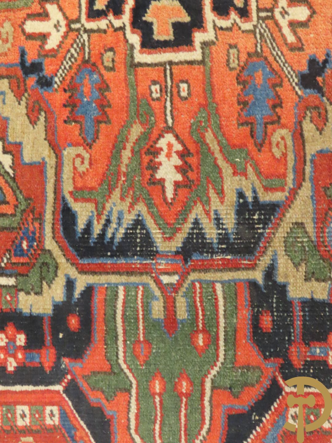 Antiek oosters handgeknoopt tapijt heriz