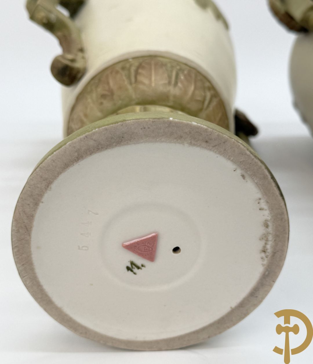 Paar Royal Dux dekselvazen, nummer 5447