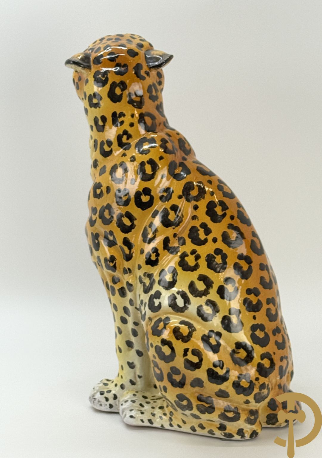 Vintage luipaard in meerkleurig geglazuurde faience met opengesperde bek