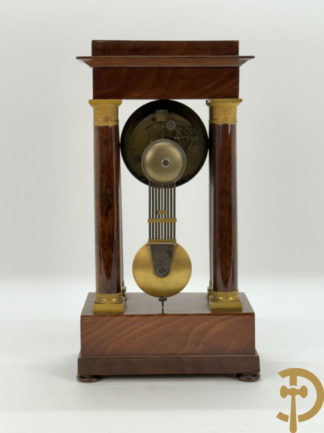 Mahoniehouten vierzuilenklok Charles X