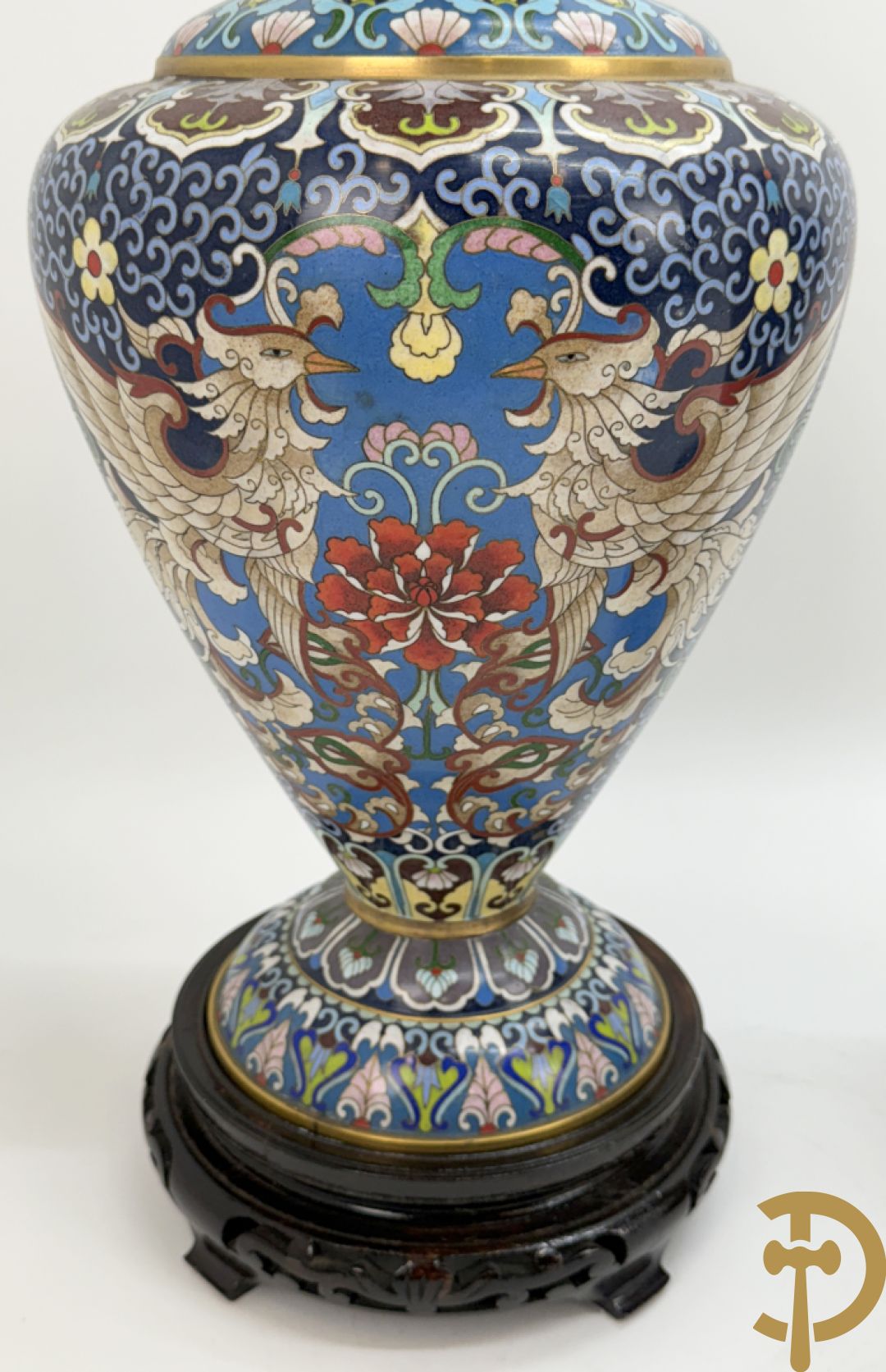 Paar cloisoné vazen met bloemen- en vogeldecor