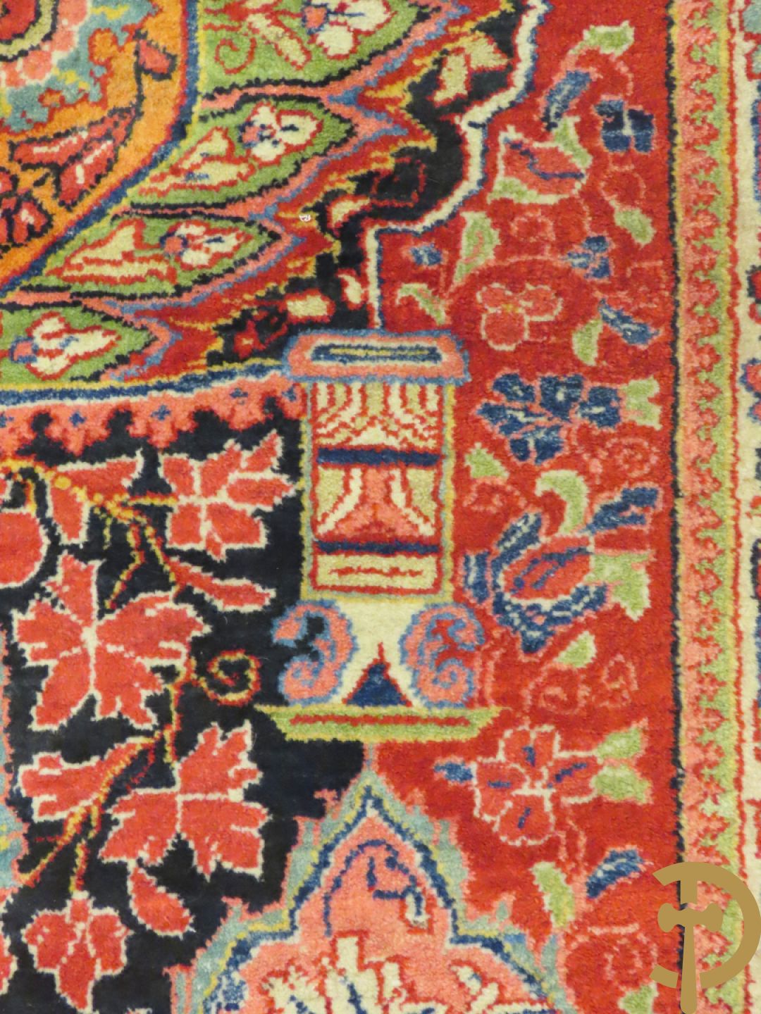 Oosters handgeknoopt tapijt met cashmeremotieven