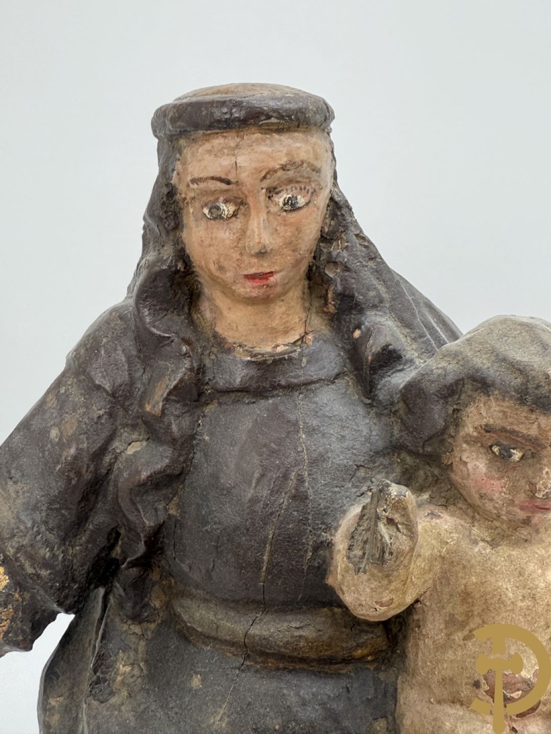 Gepolychromeerde houtsculptuur van Sint-Antonius met kind + gepolychromeerde houtgesculpteerde Madonna met kind + houtsculptuur van Sint-Jacob