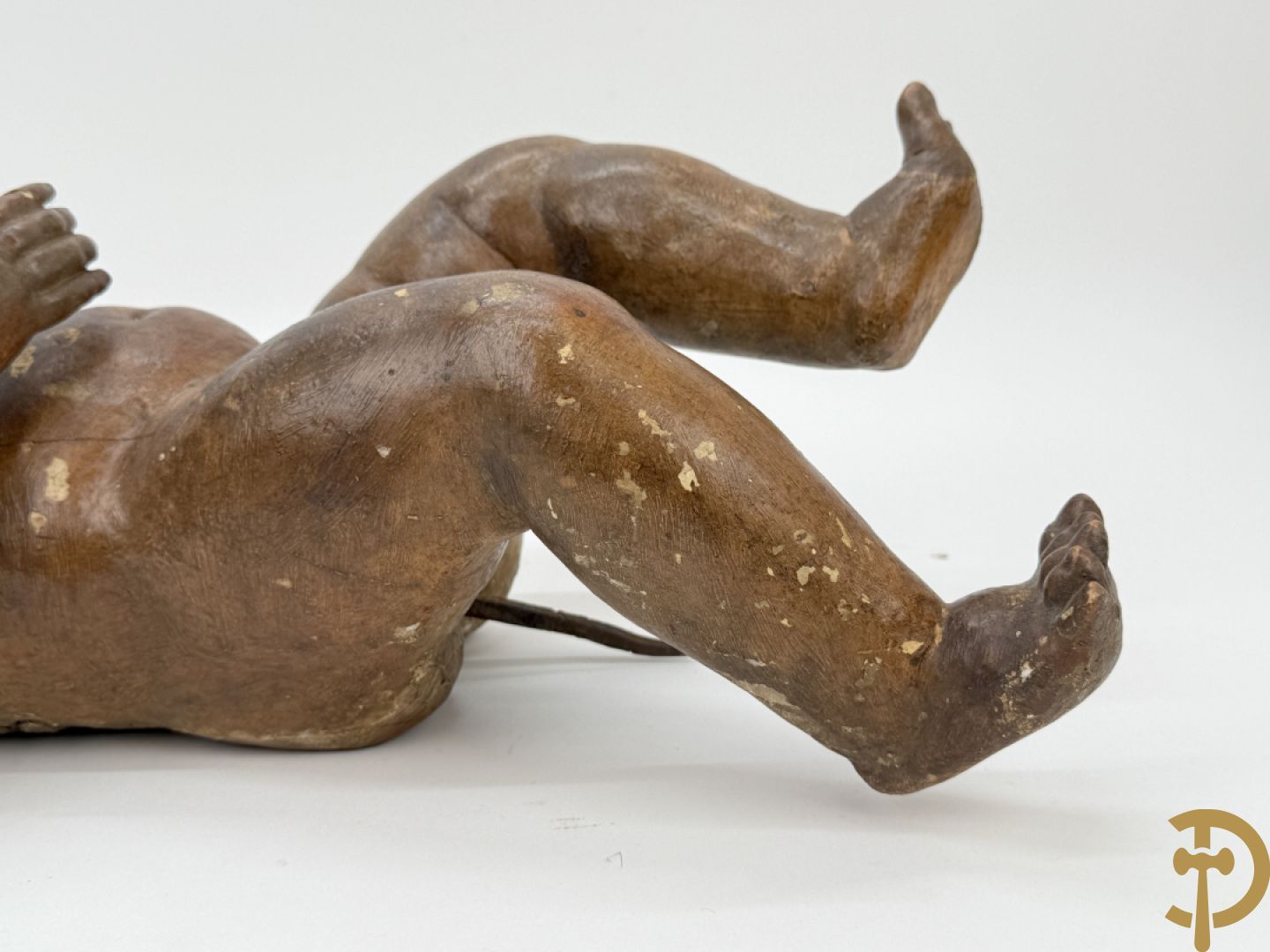 Paar houtgesculpteerde en gepolychromeerde cupido