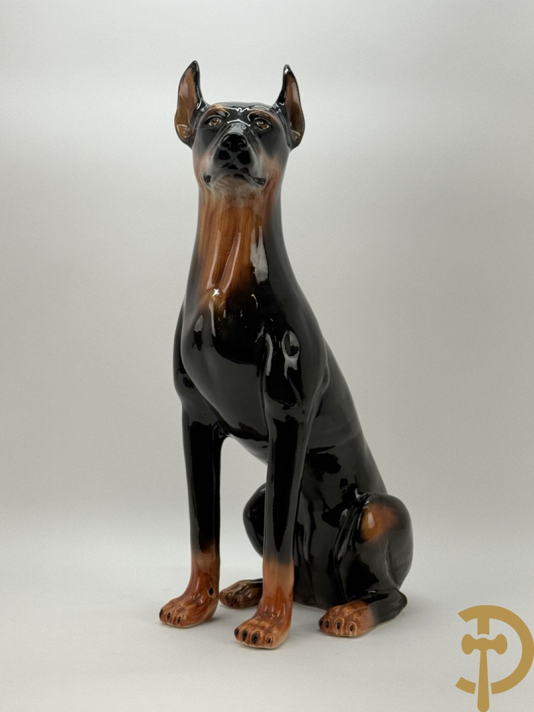 Dobberman in meerkleurige Italiaanse faience