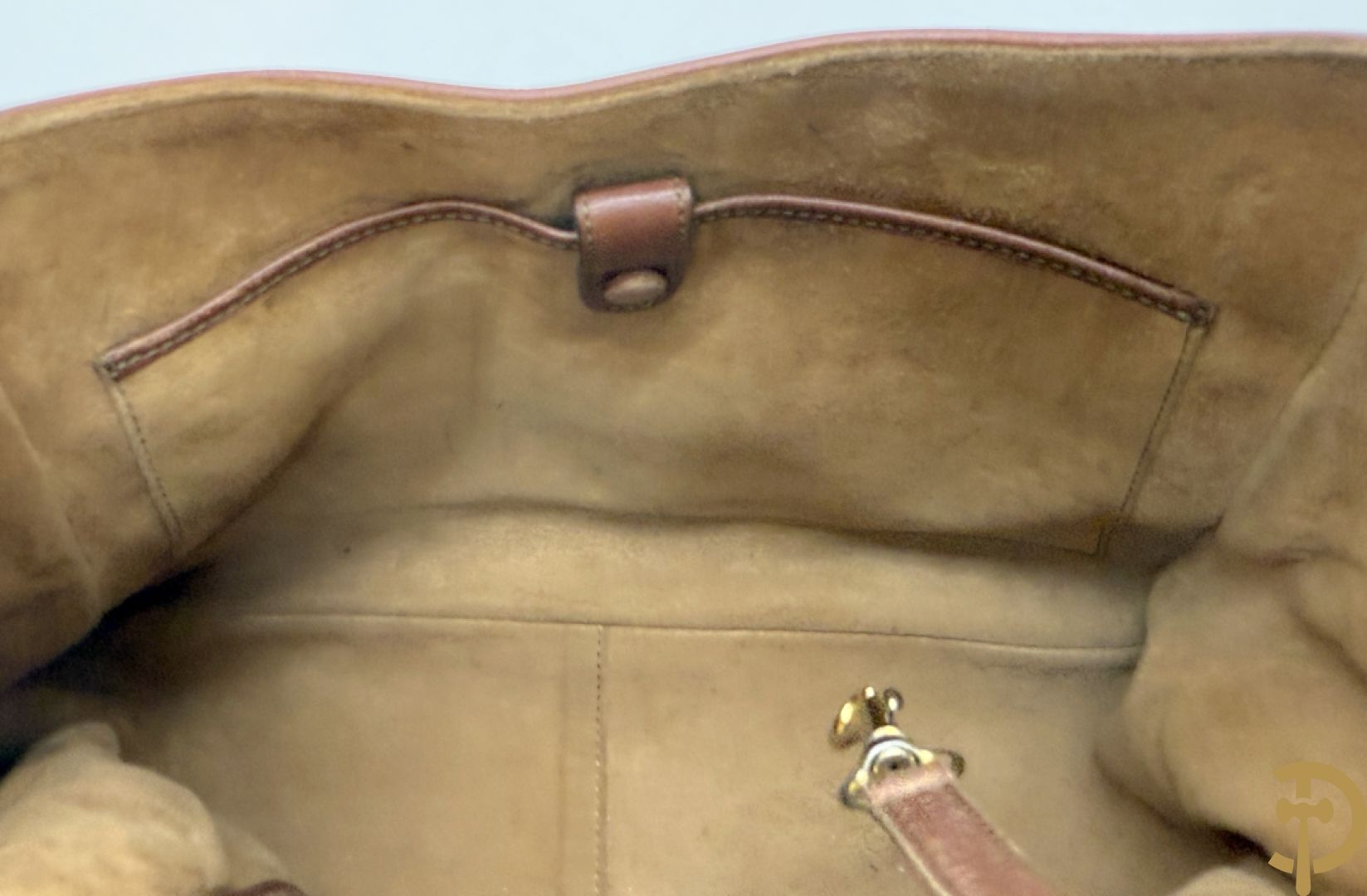 Bruin lederen handtas Delvaux + cognac lederen schoudertas Equivoque Delvaux