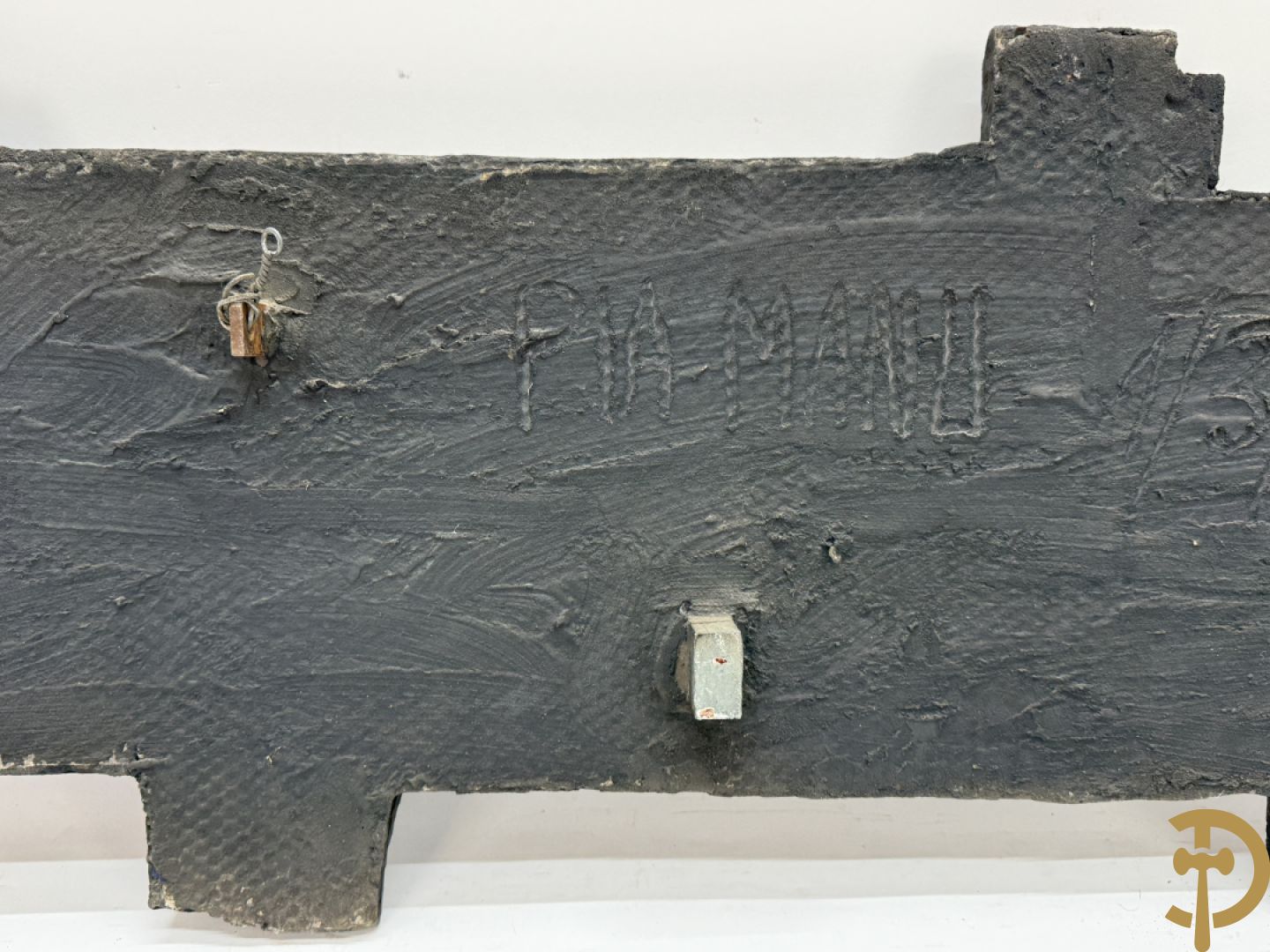 Muurplakkette met geometrische motieven in gekleurd keramiek, Pia Manu 1/3/63