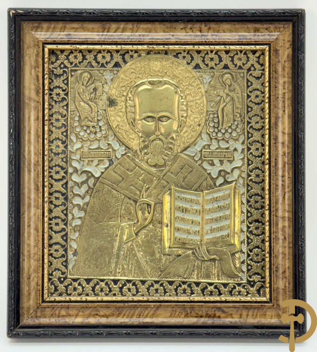 Russische koperen ikoon met voorstelling van Petrus met doek, deels geëmailleerd