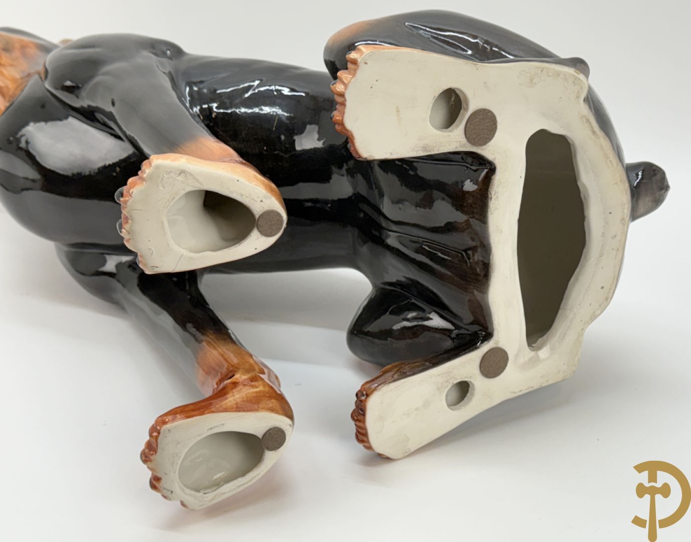 Dobberman in meerkleurige Italiaanse faience