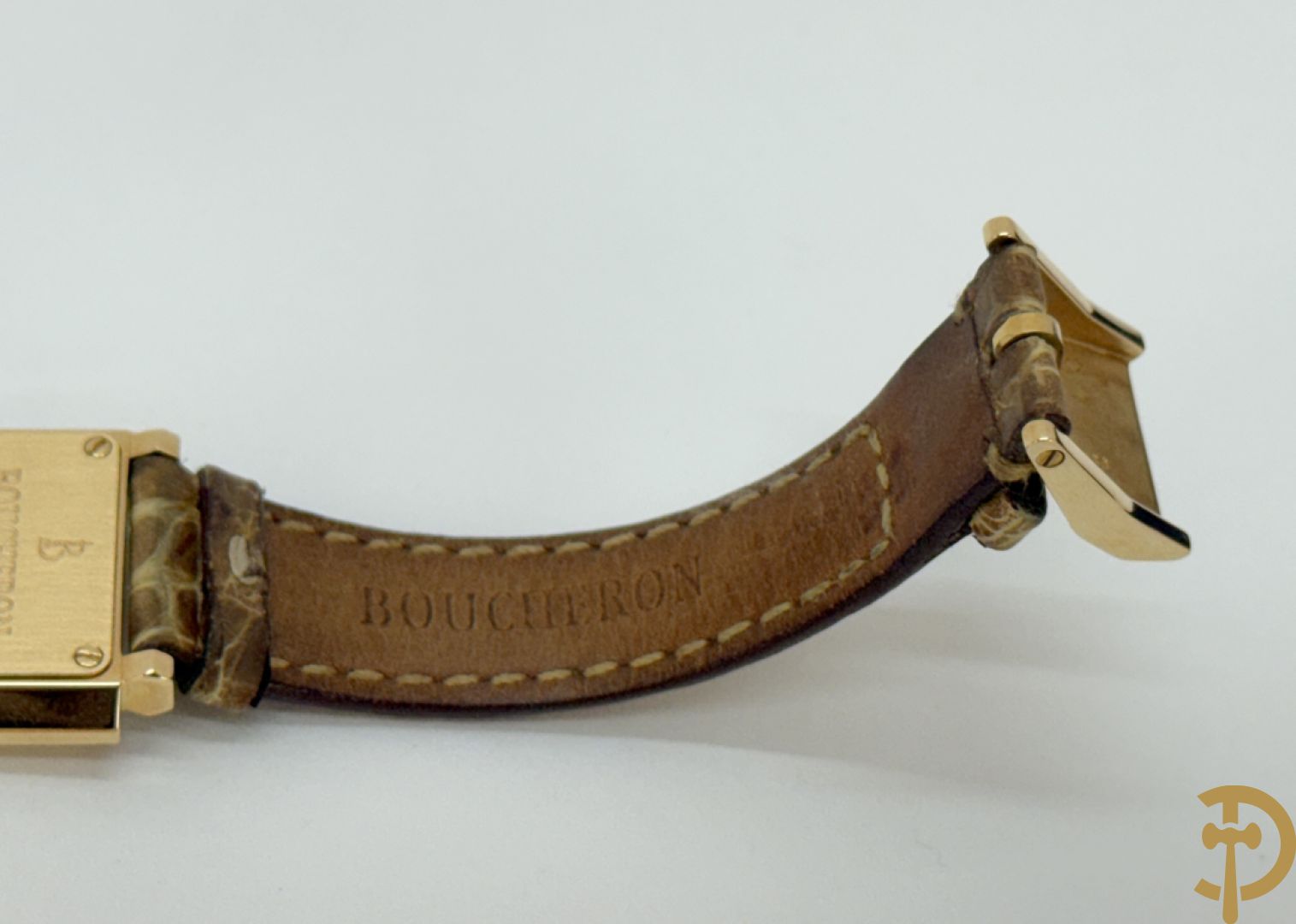 Geelgouden dameshorloge Boucheron Carrée in bijhorende lederen box, gemerkt 18 Kt. en genummerd 403436 - Met 2 verschillende bandjes + certificaten