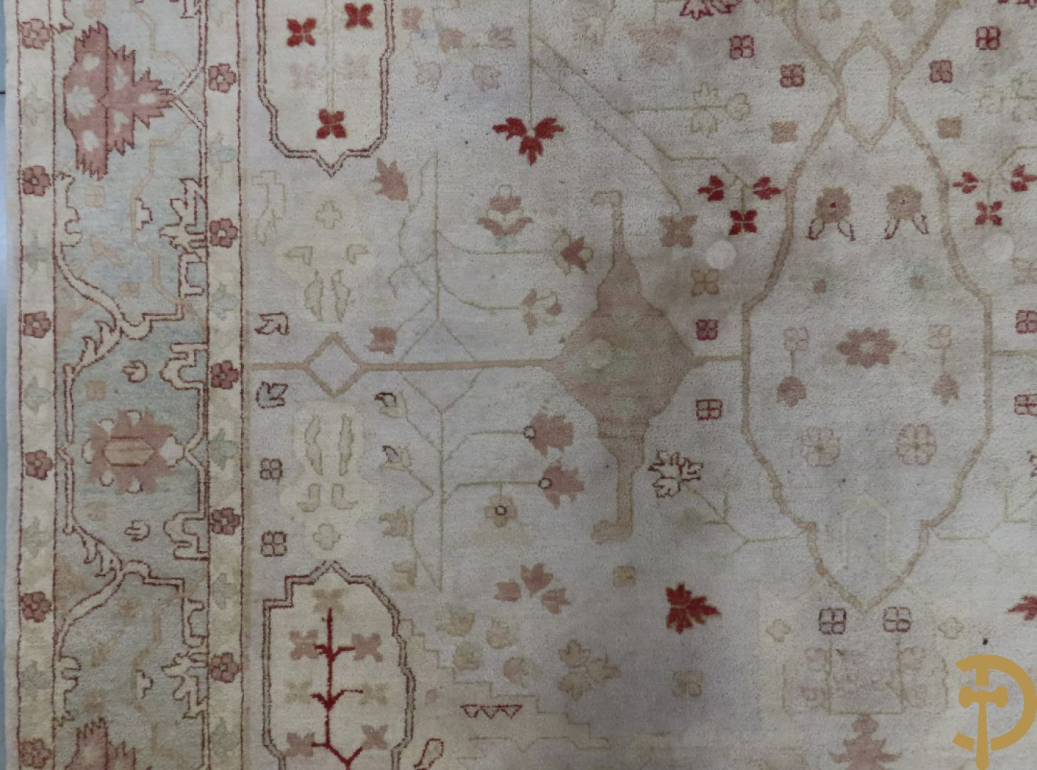 Oosters handgeknoopt tapijt met bloemenpatronen op beige fond, Oushak