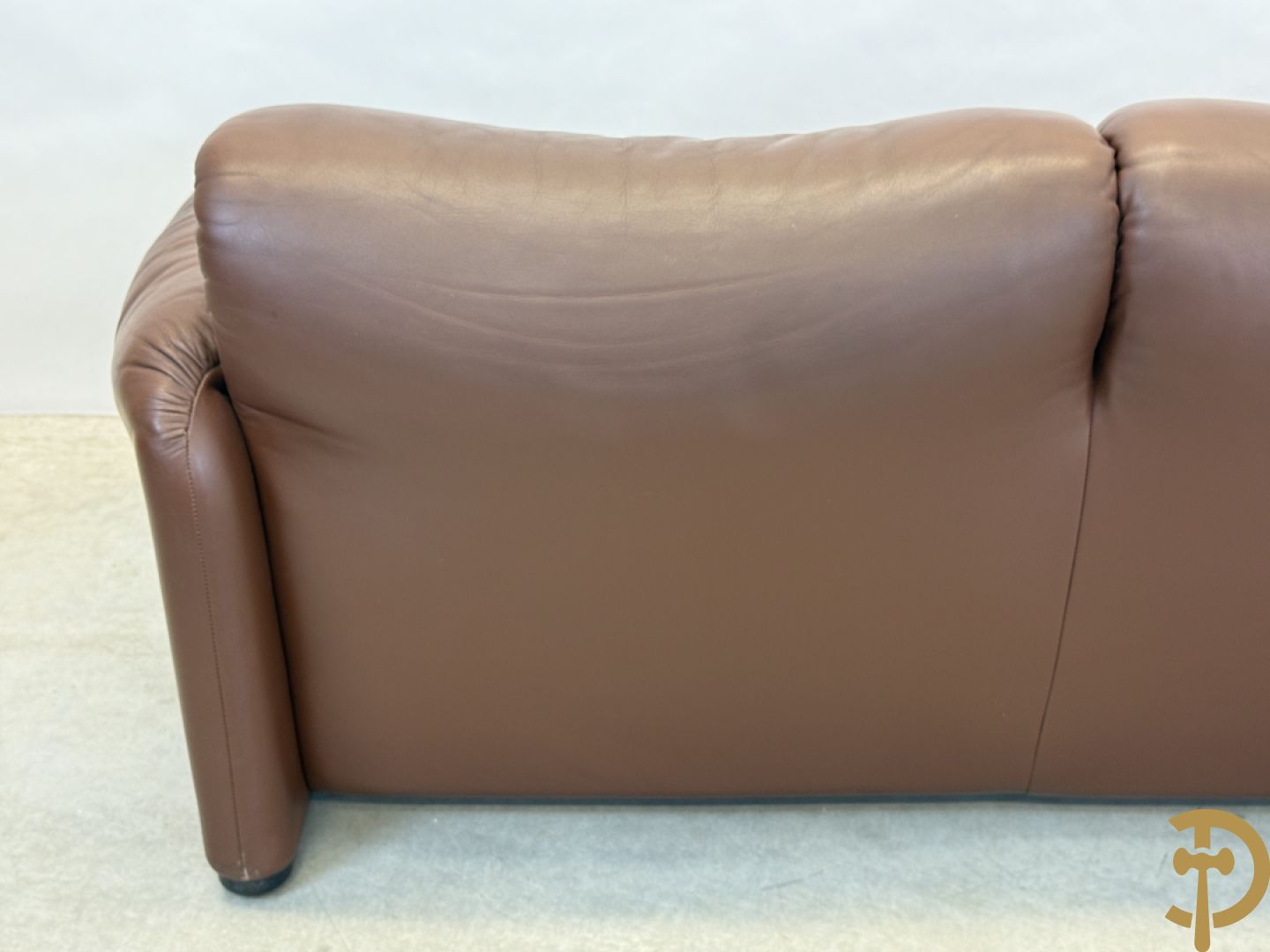 Paar bruin lederen canapé